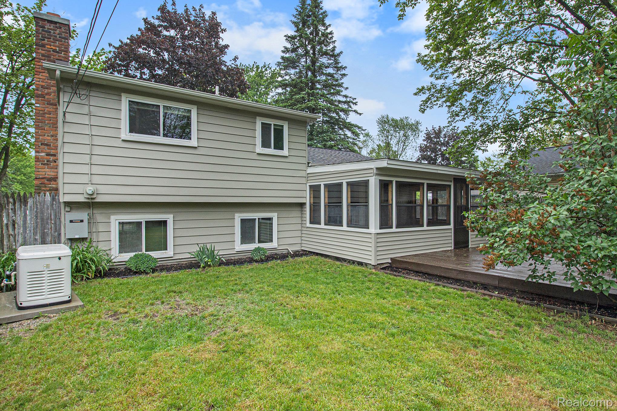 9175 Maplewood Drive