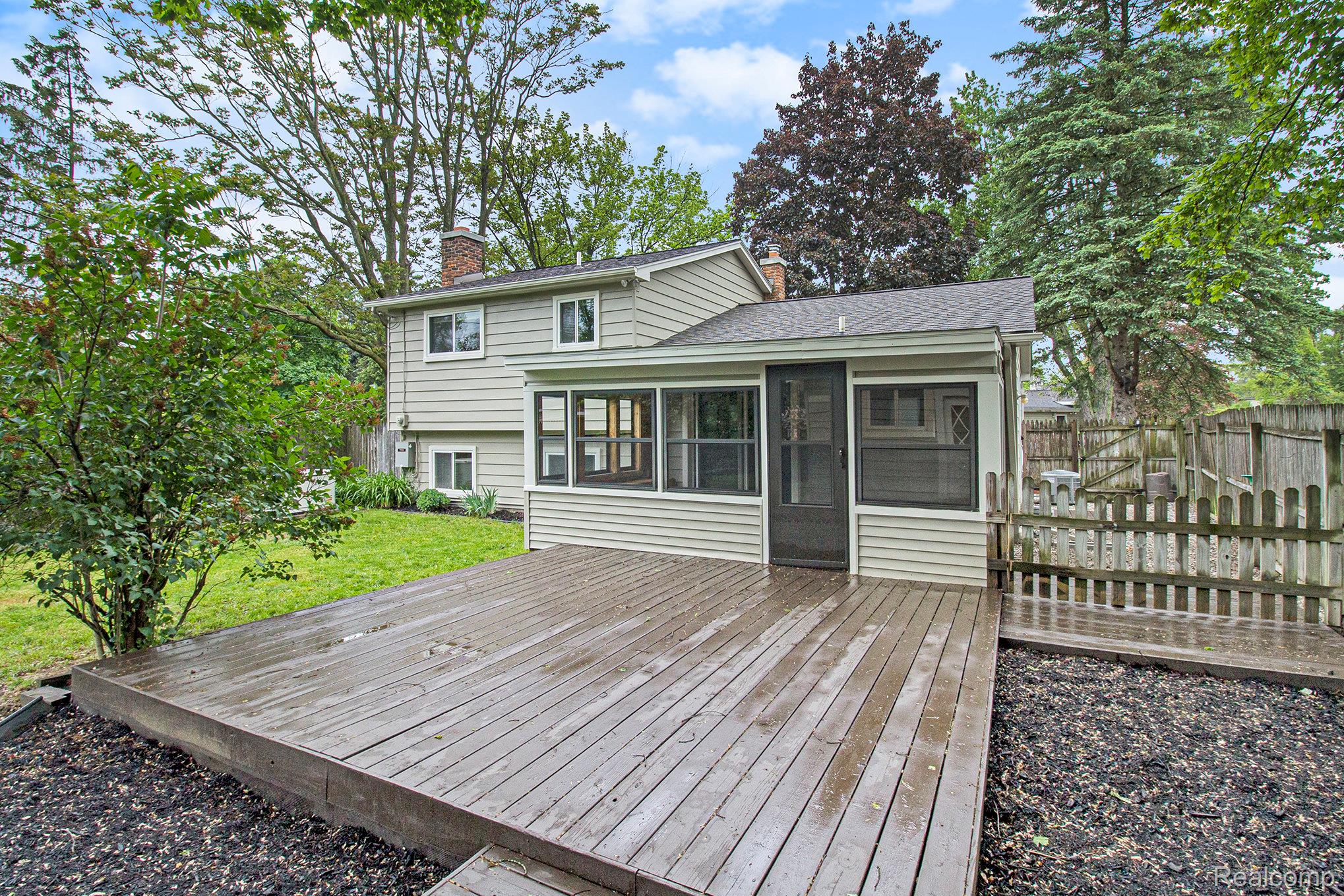9175 Maplewood Drive