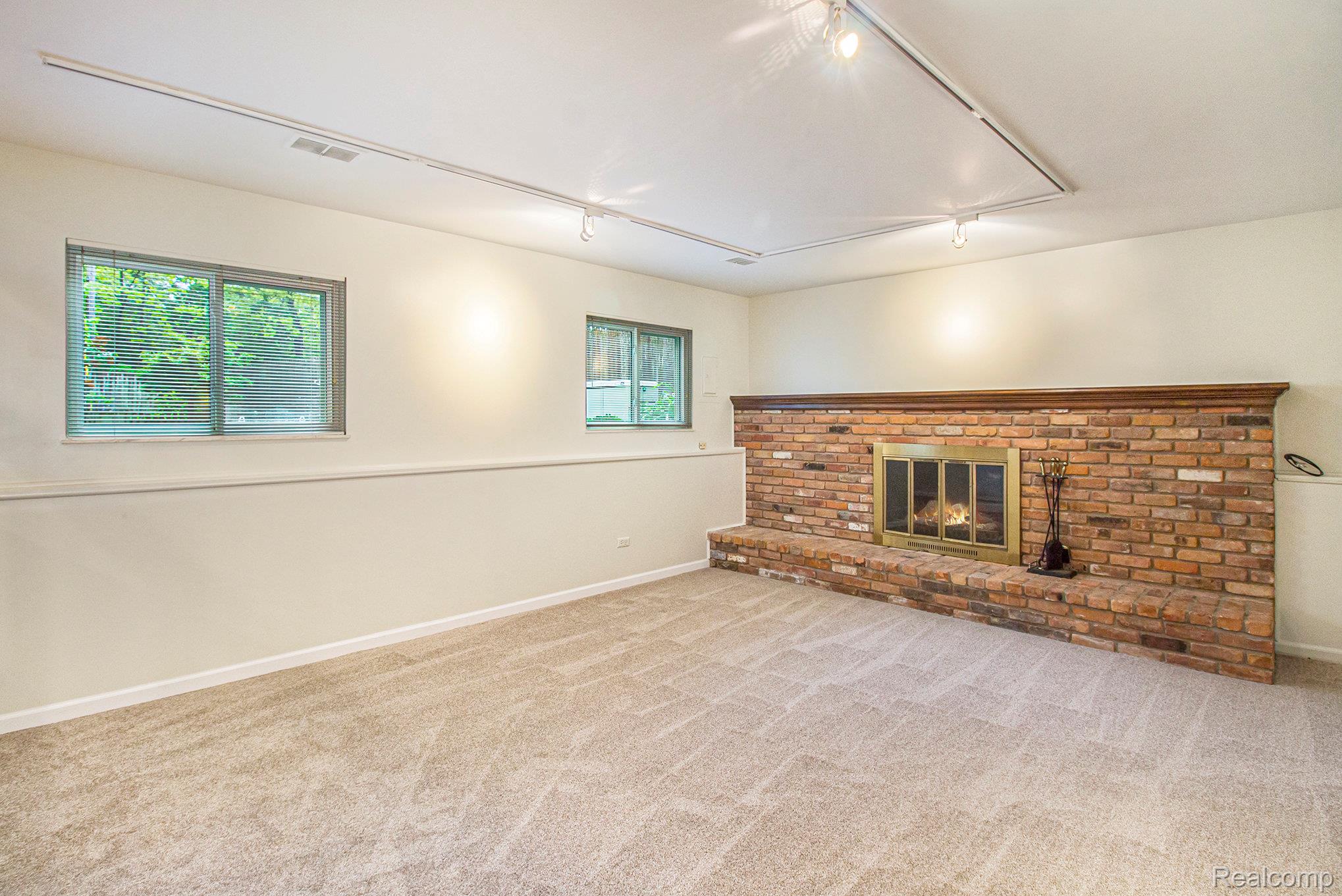 9175 Maplewood Drive