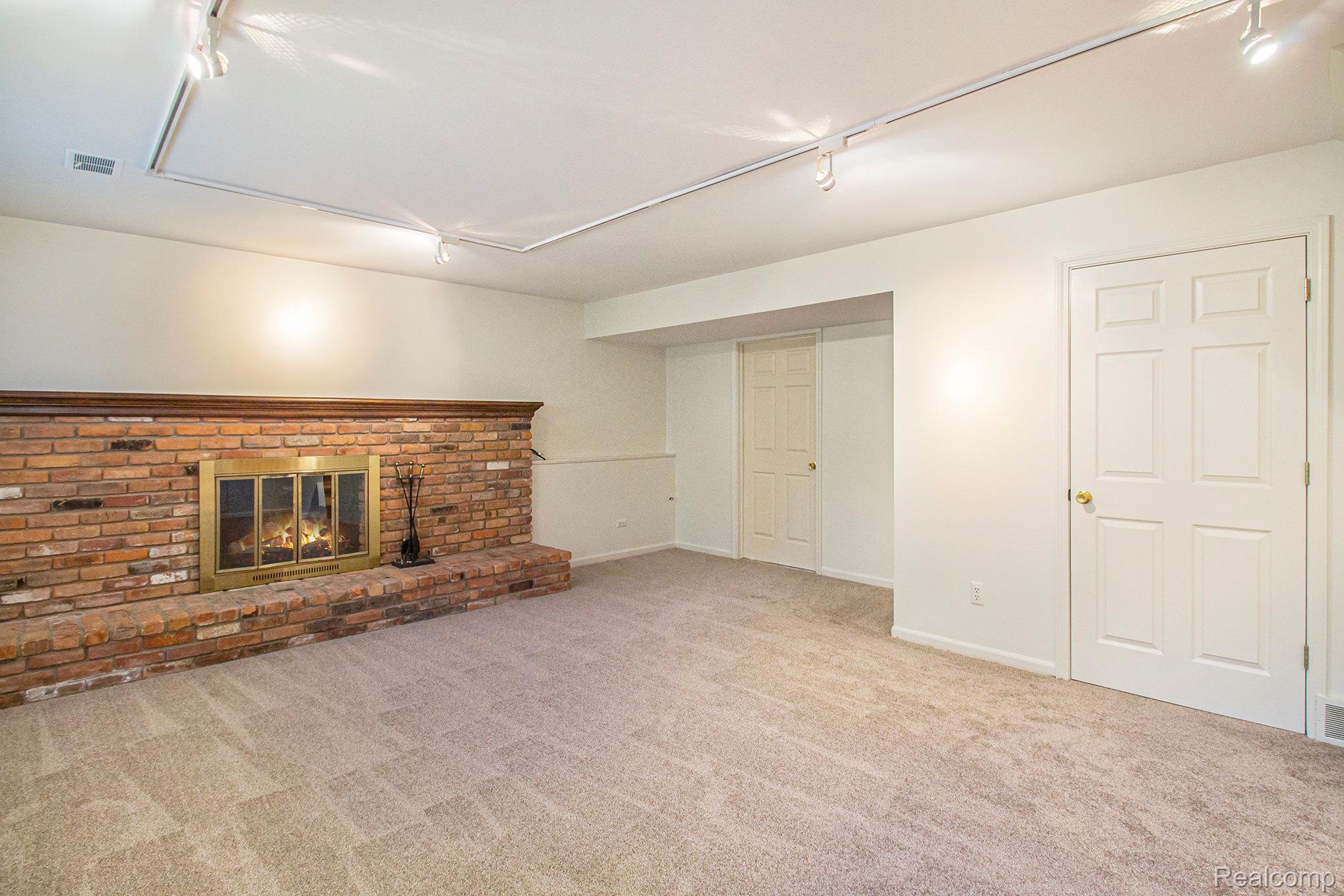 9175 Maplewood Drive