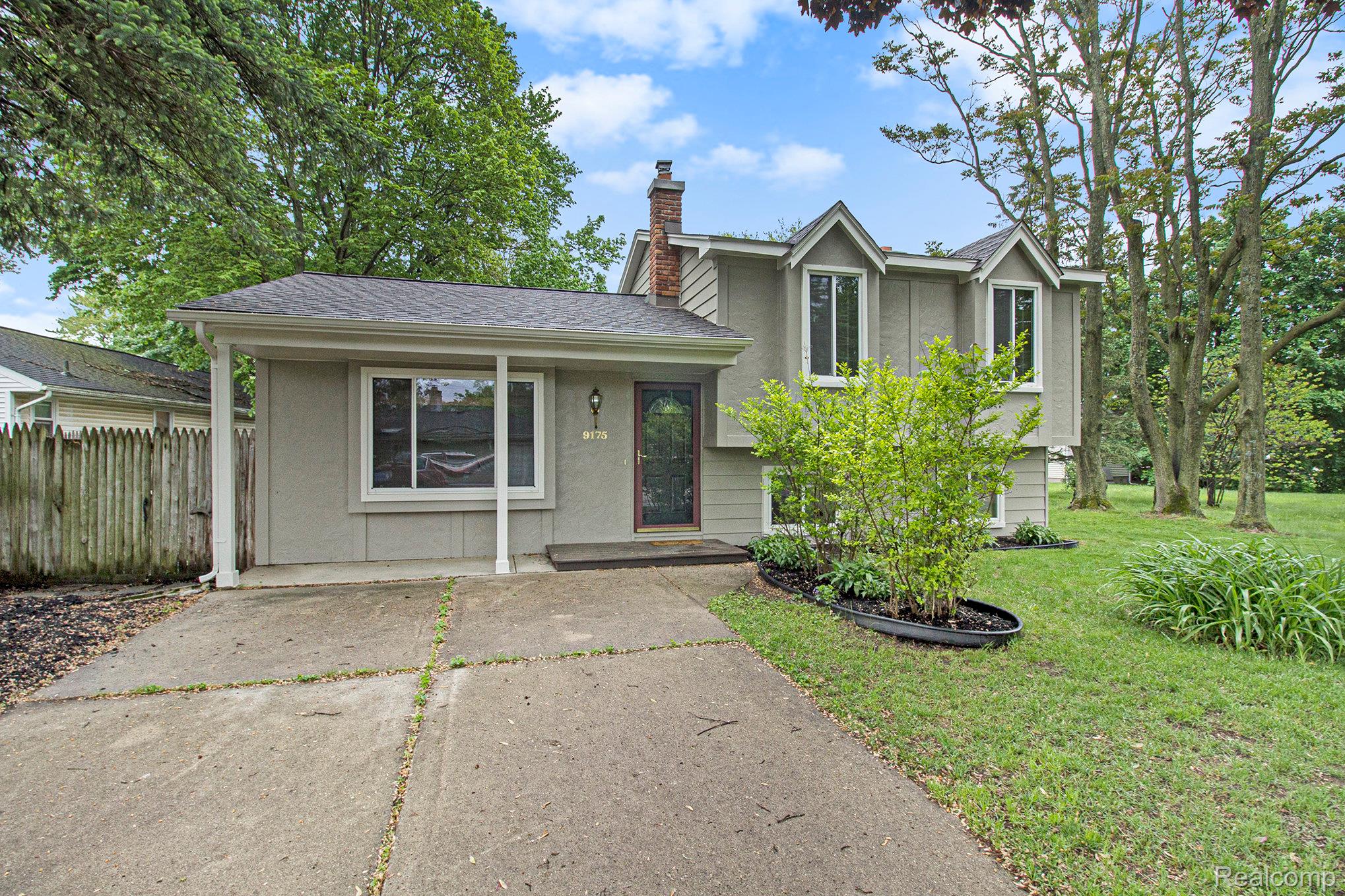 9175 Maplewood Drive