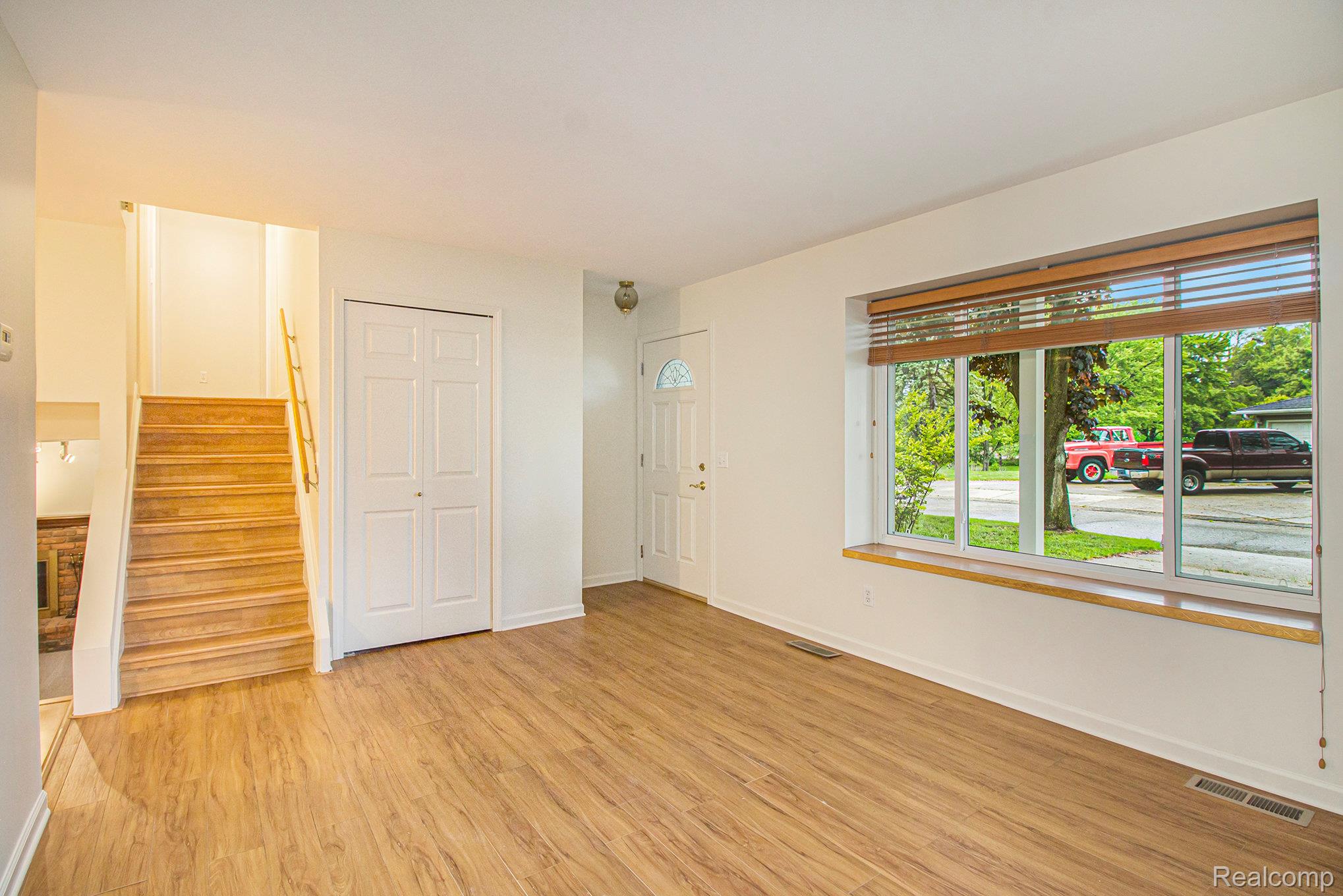 9175 Maplewood Drive