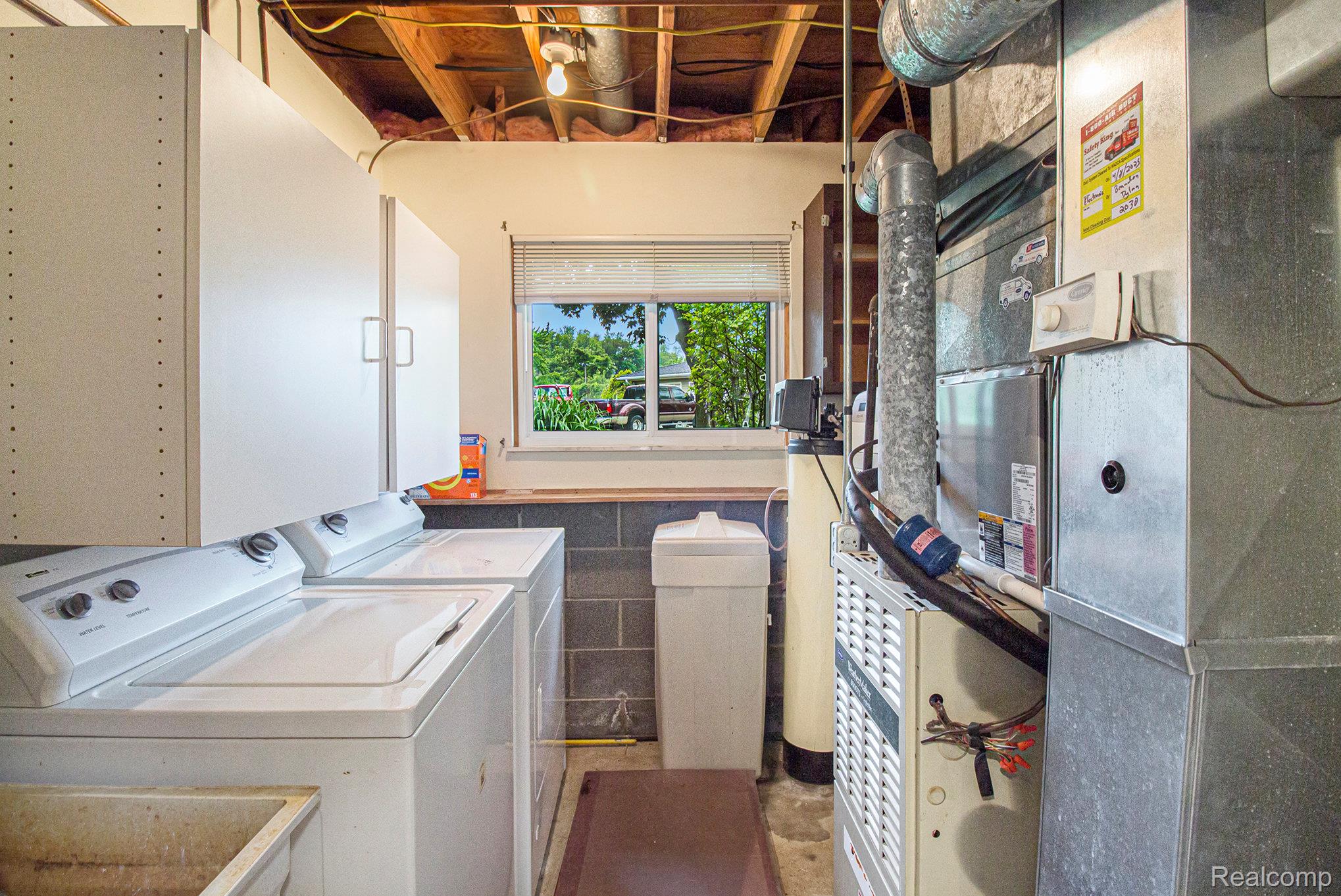 9175 Maplewood Drive