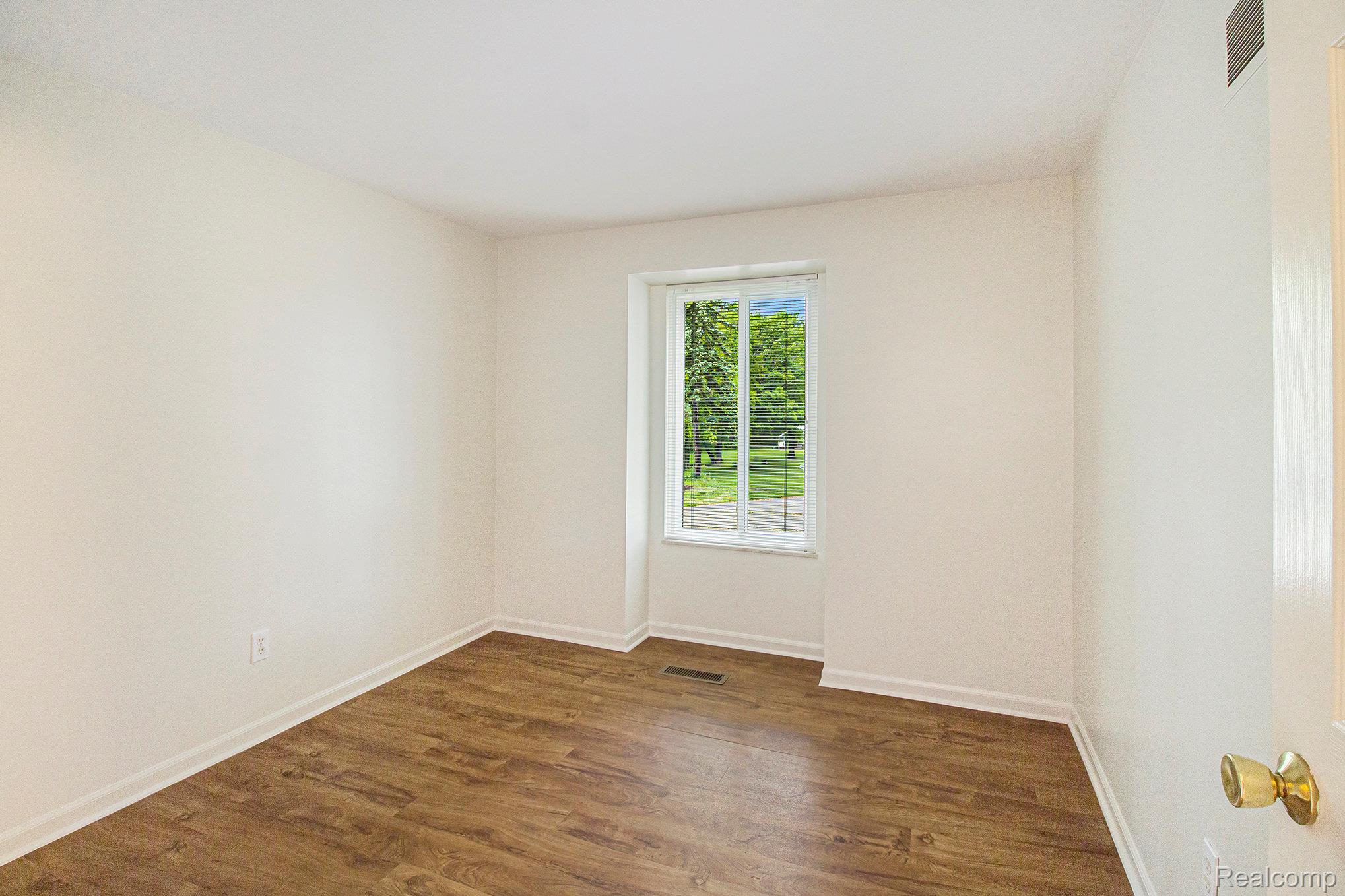 9175 Maplewood Drive