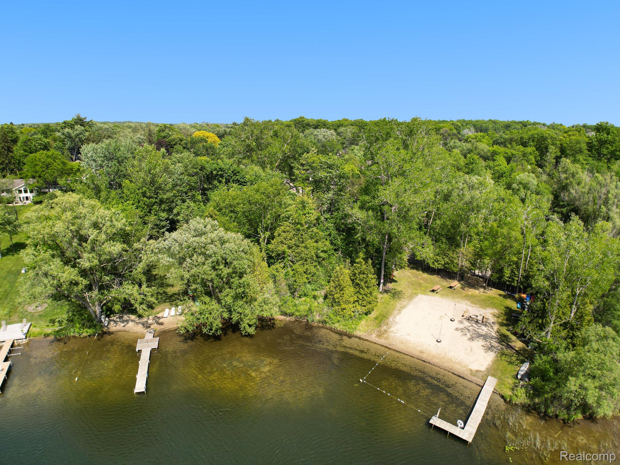 6062 Middle Lake Road