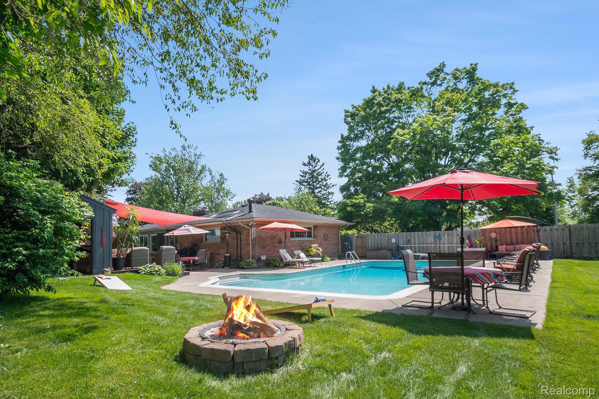 6062 Middle Lake Road