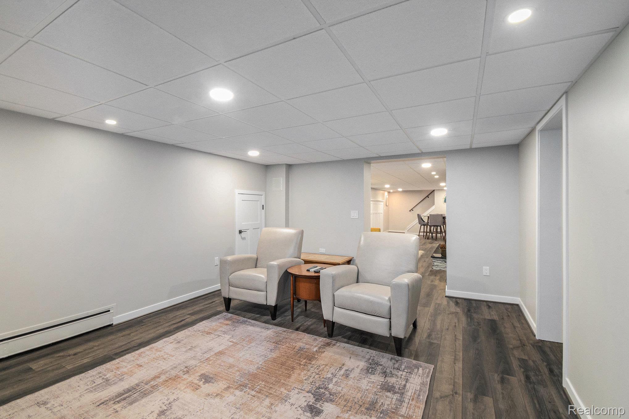 6062 Middle Lake Road