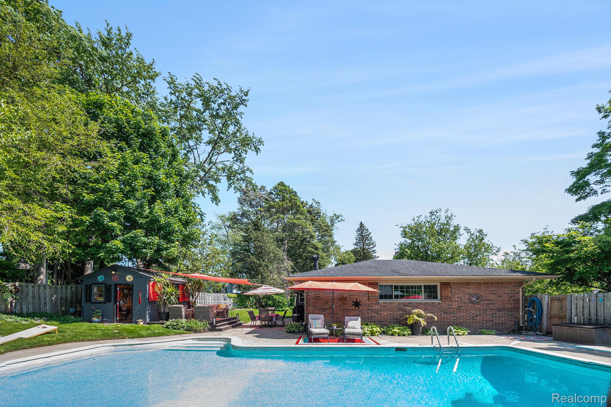 6062 Middle Lake Road