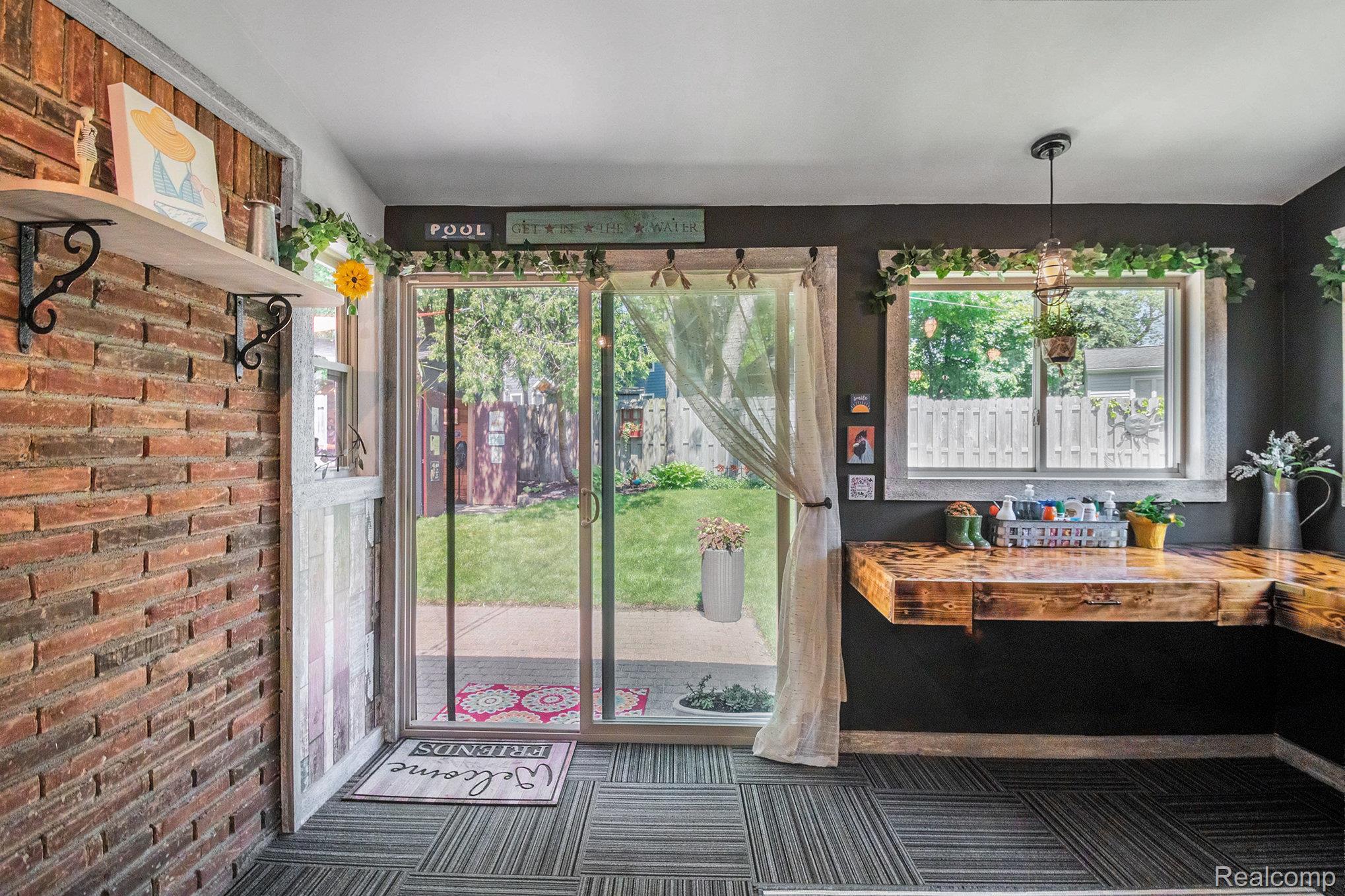 6062 Middle Lake Road