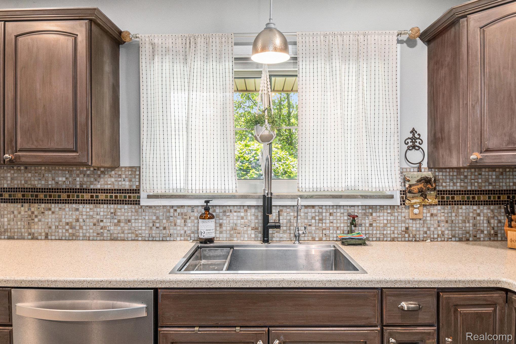 6062 Middle Lake Road