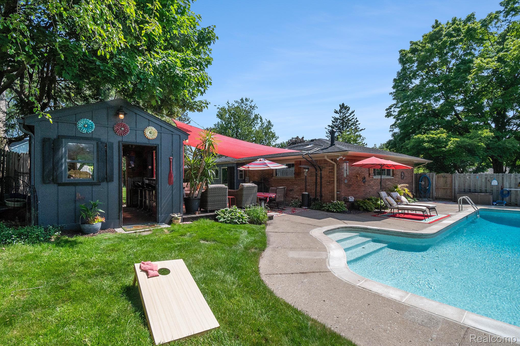 6062 Middle Lake Road