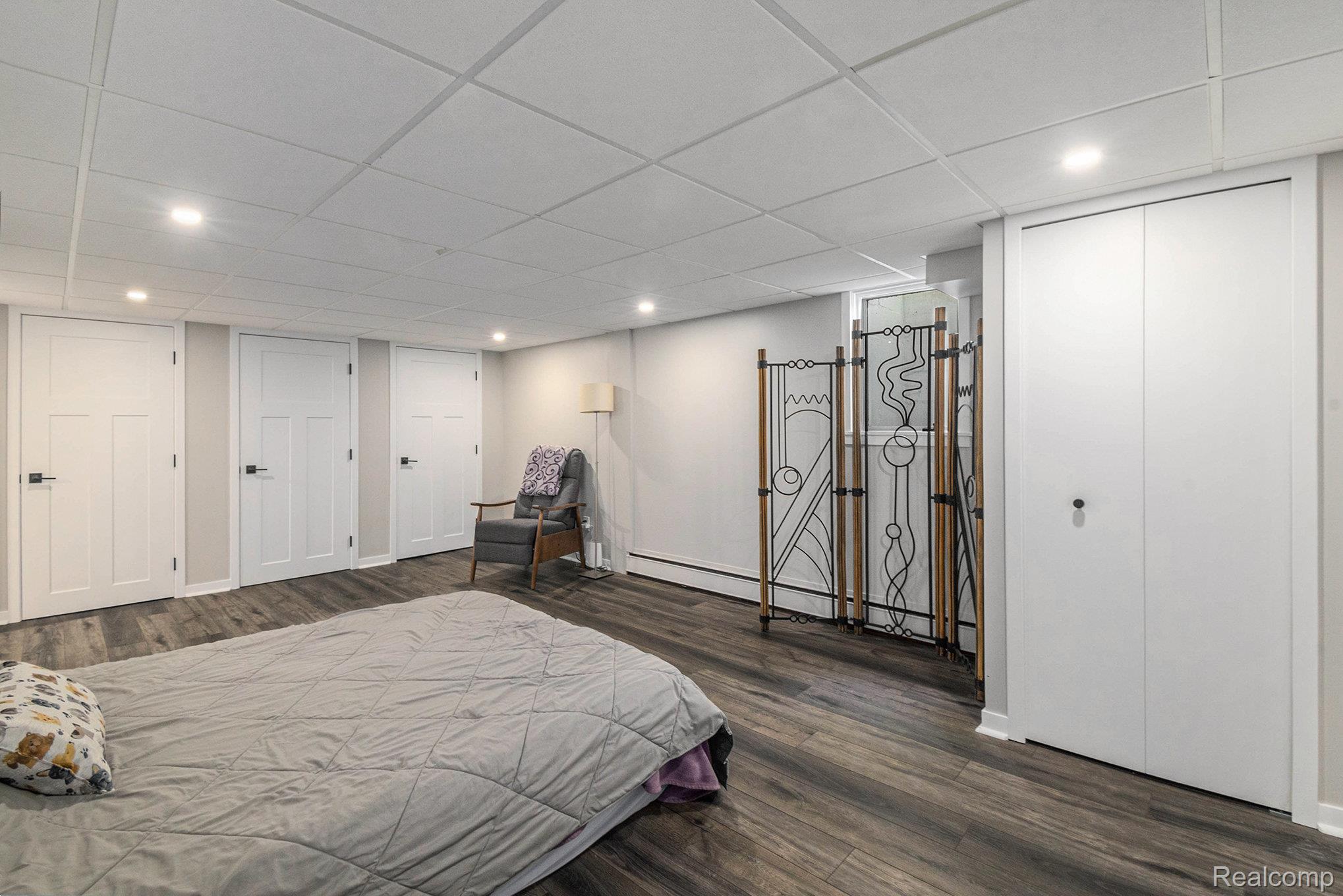 6062 Middle Lake Road