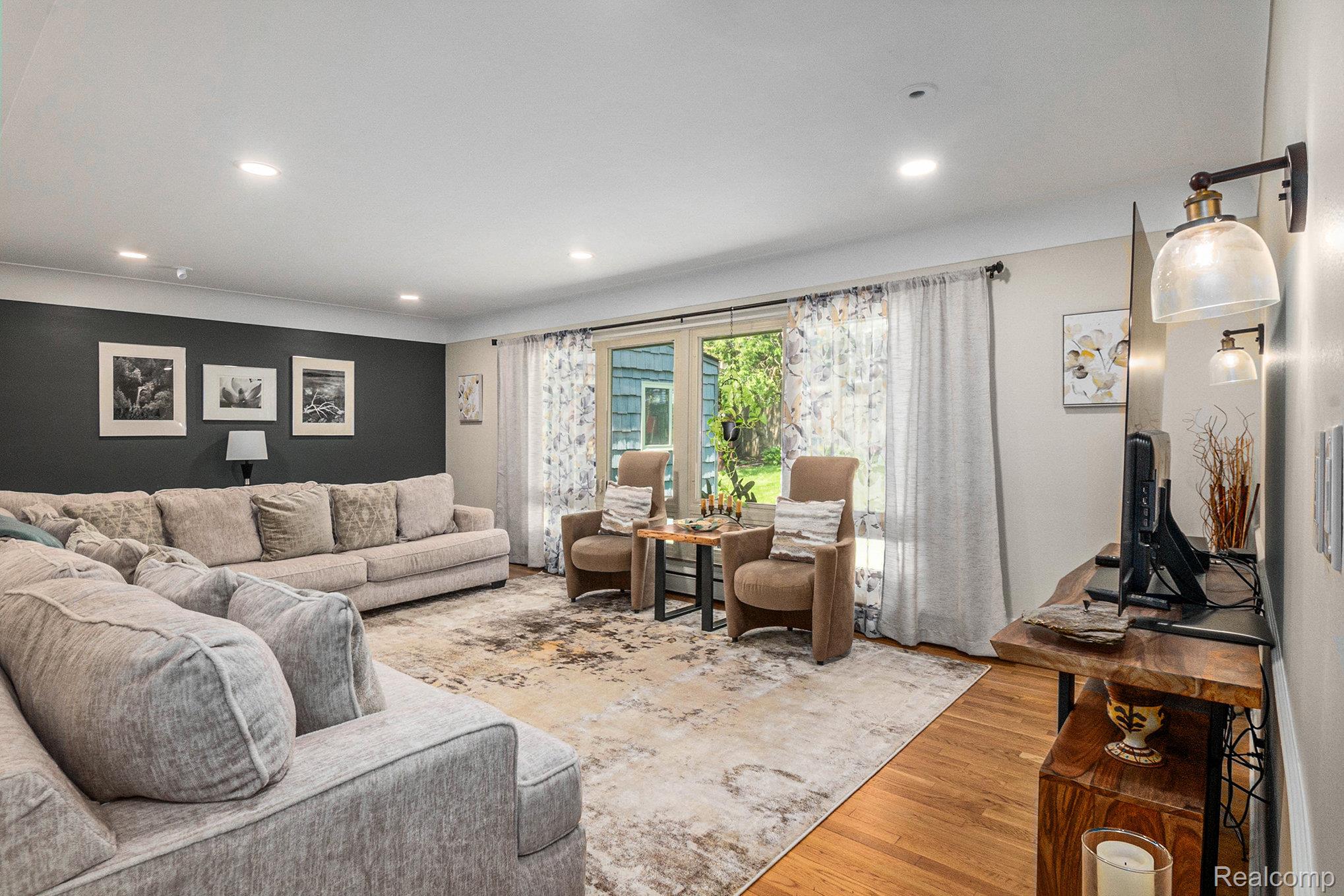 6062 Middle Lake Road