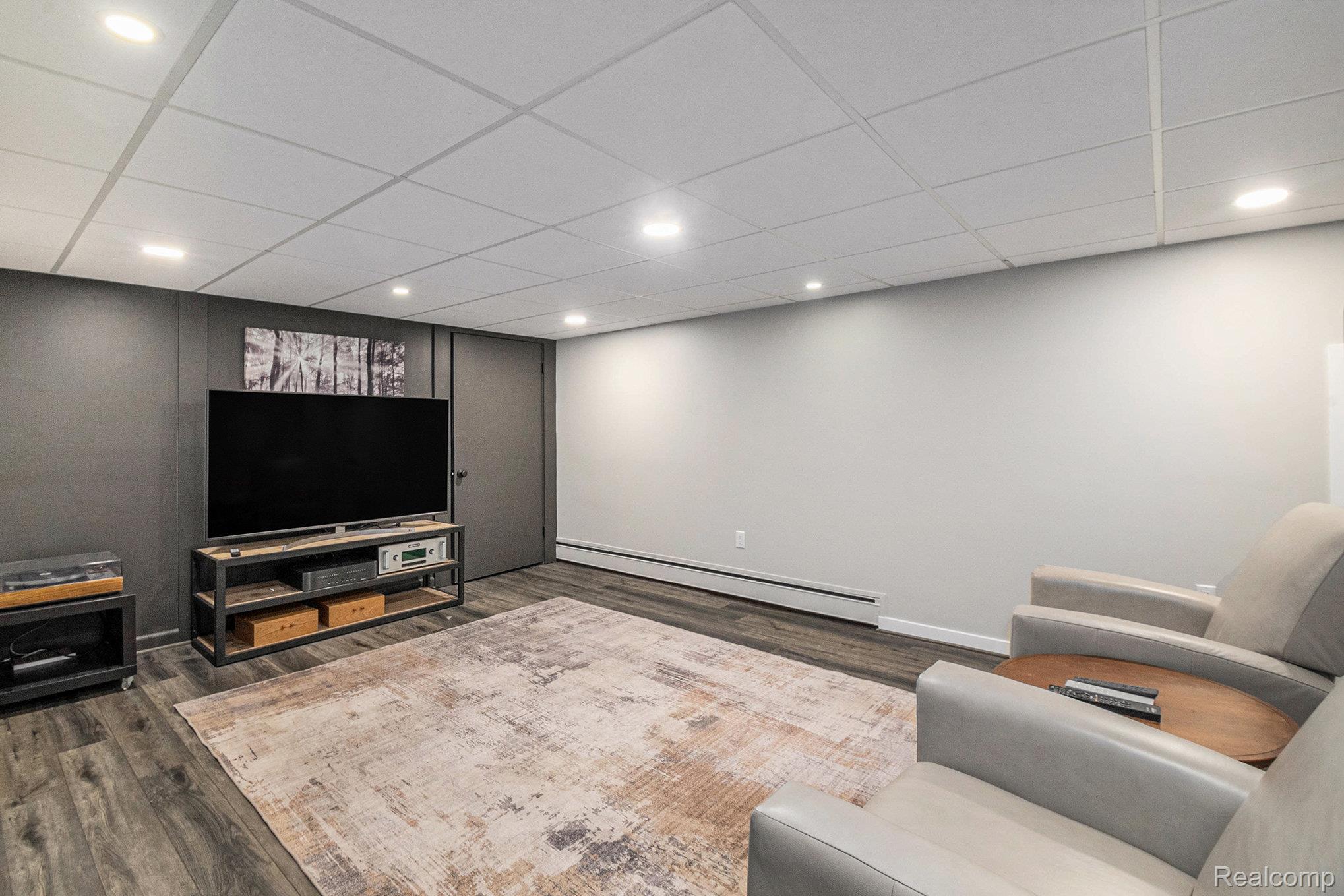 6062 Middle Lake Road