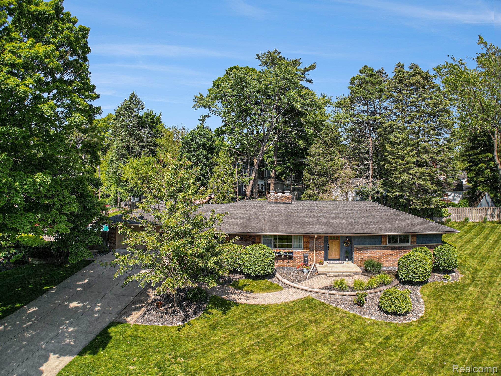 6062 Middle Lake Road