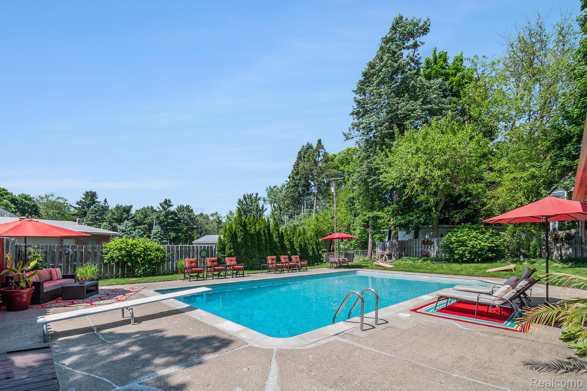 6062 Middle Lake Road