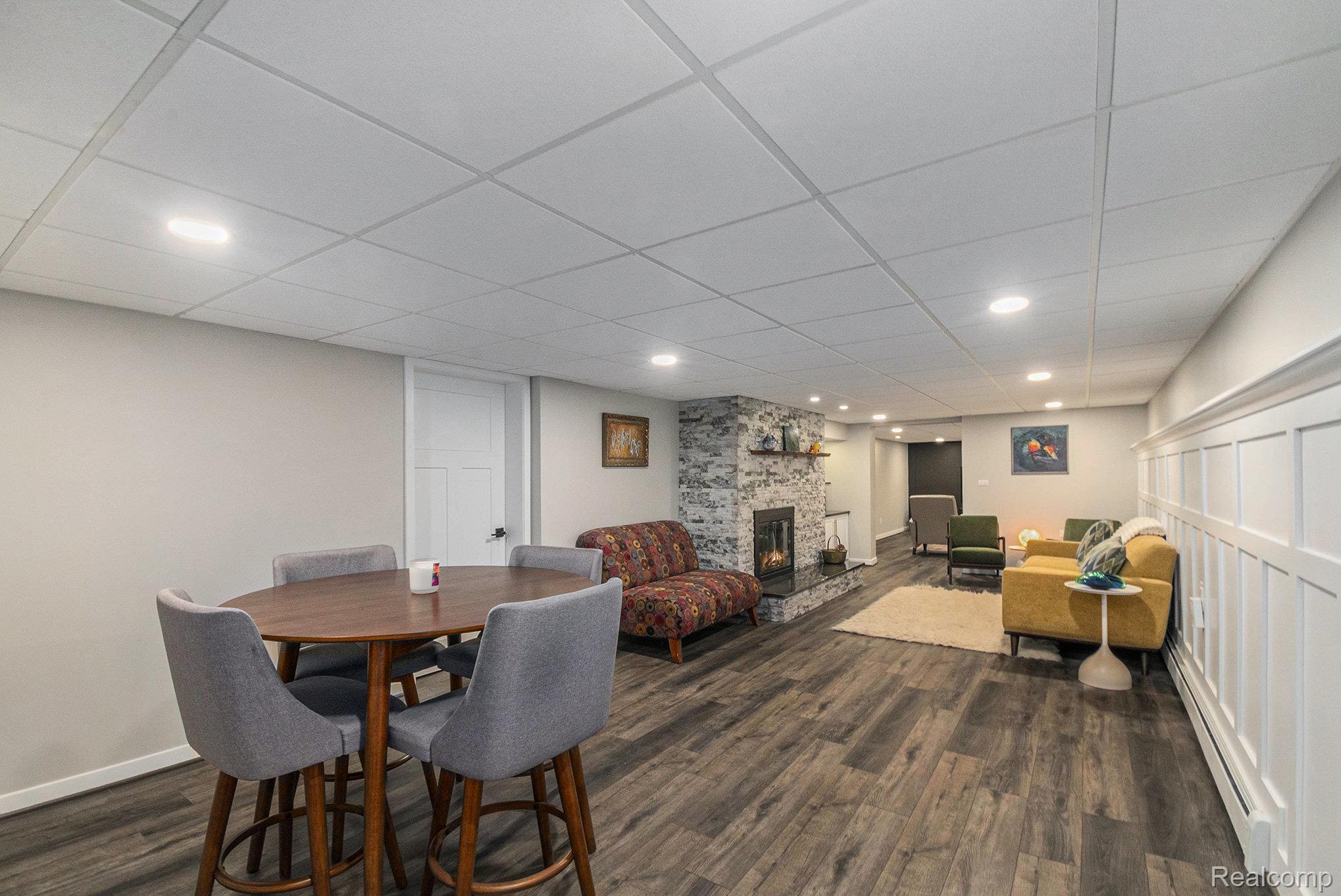 6062 Middle Lake Road