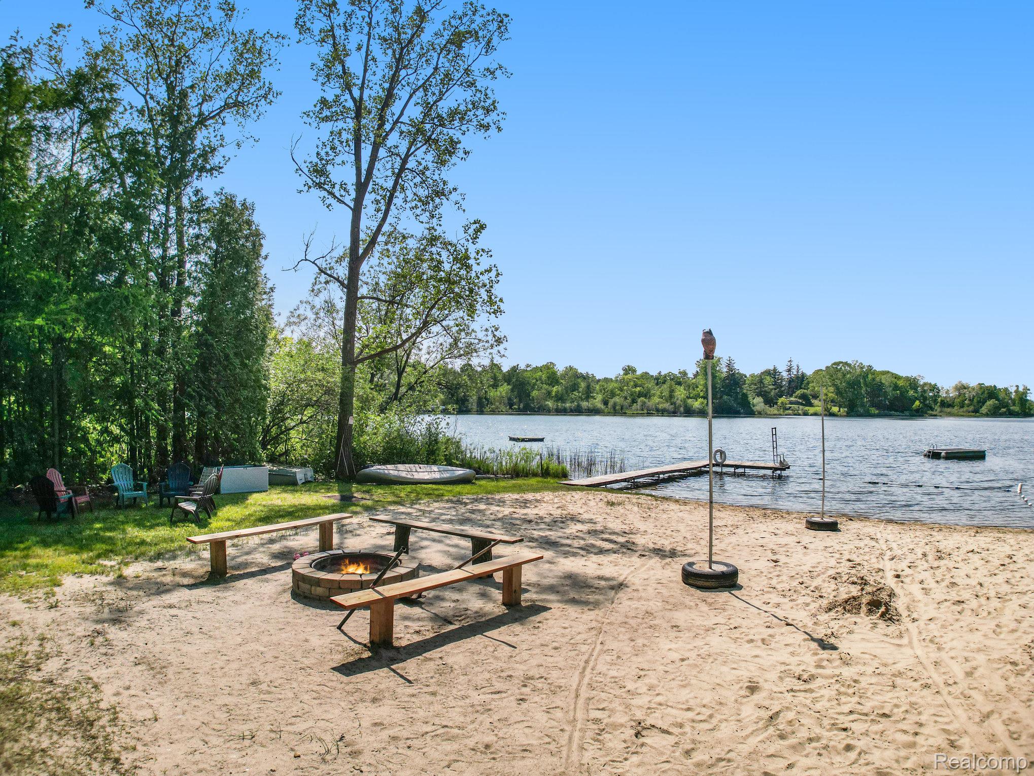 6062 Middle Lake Road