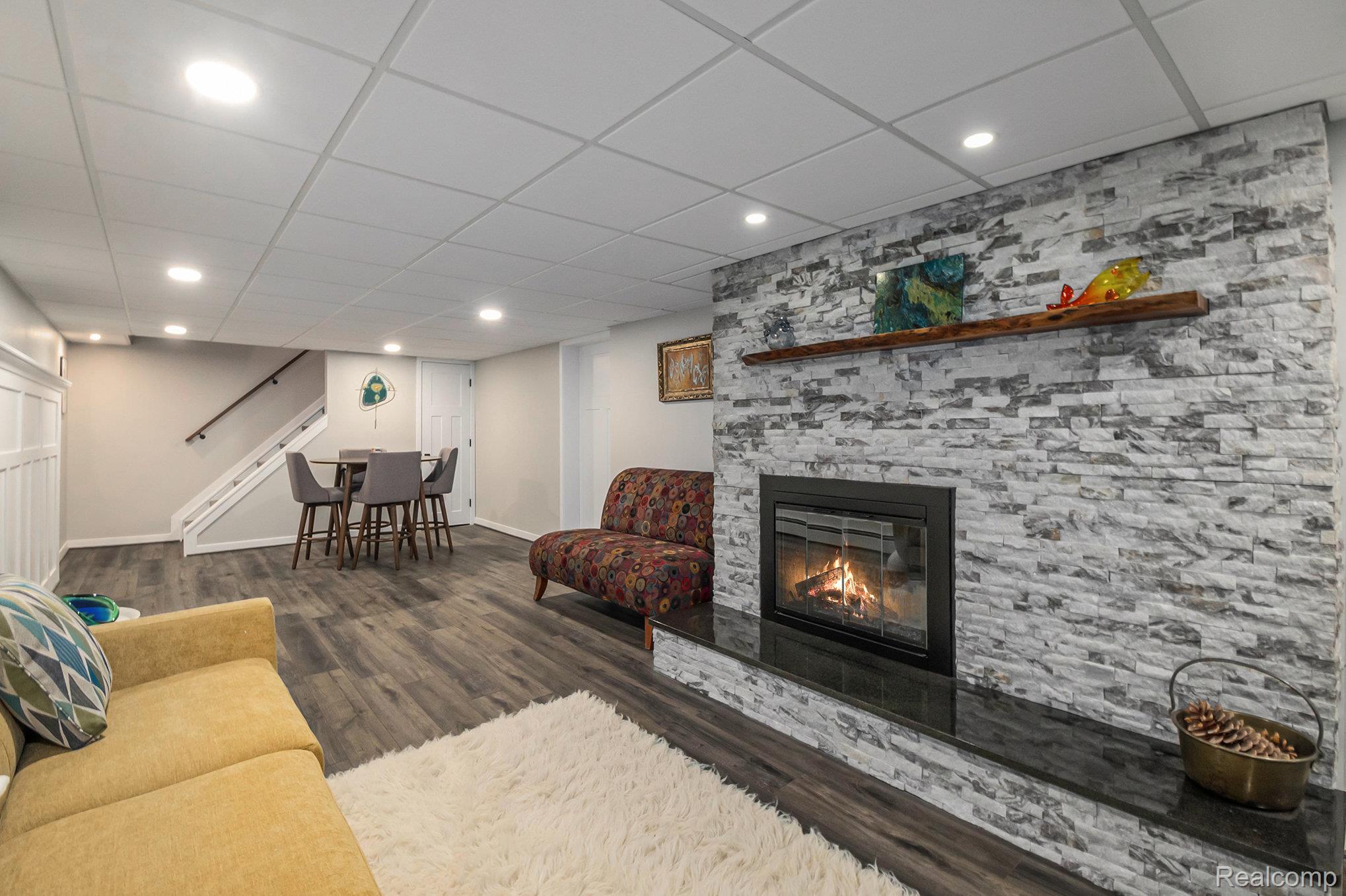 6062 Middle Lake Road