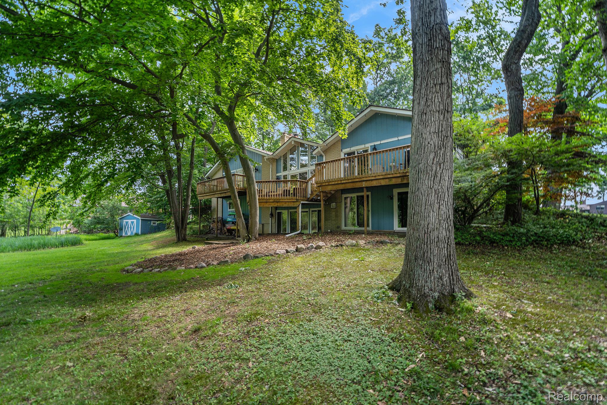 4729 Curtis Lane