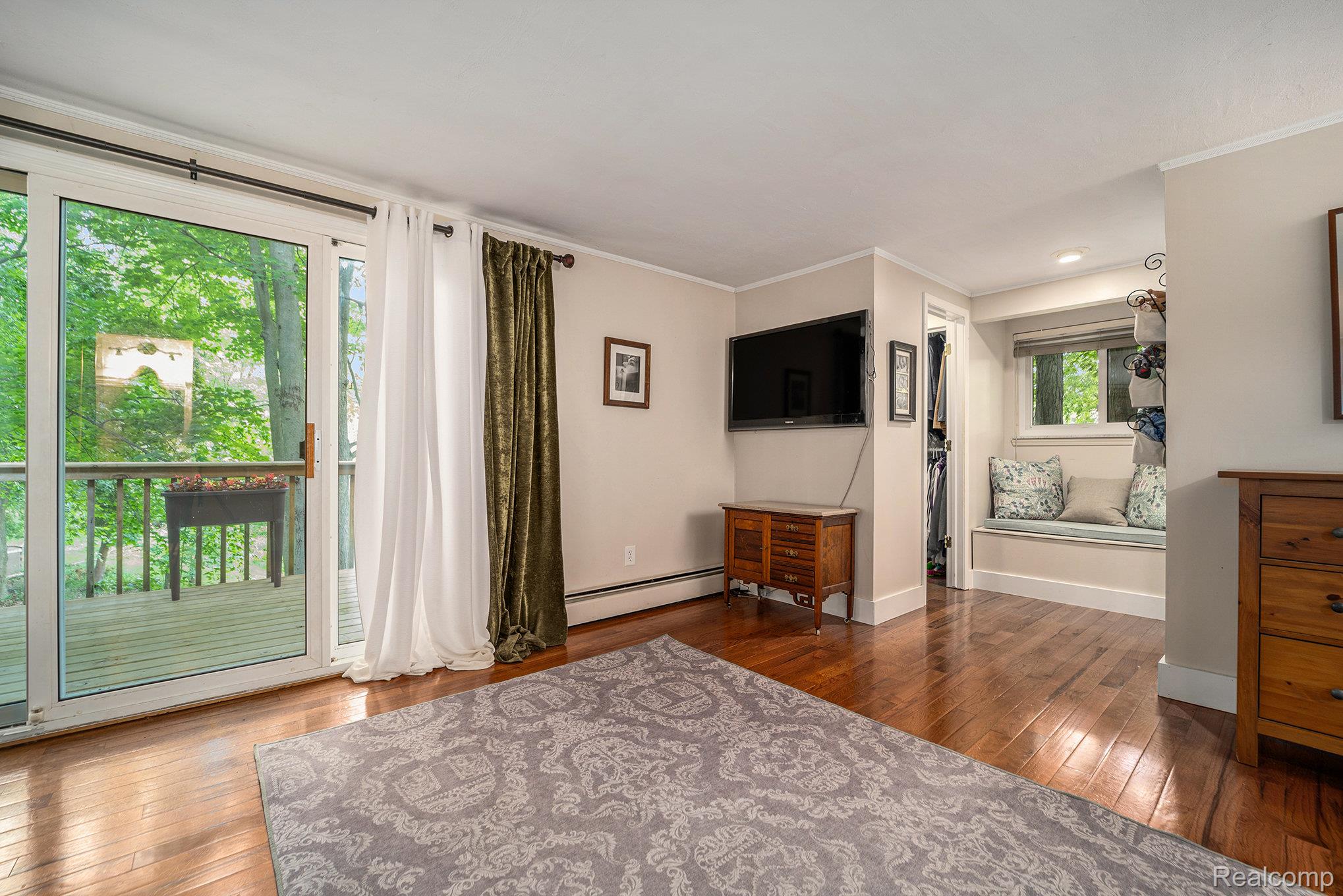 4729 Curtis Lane