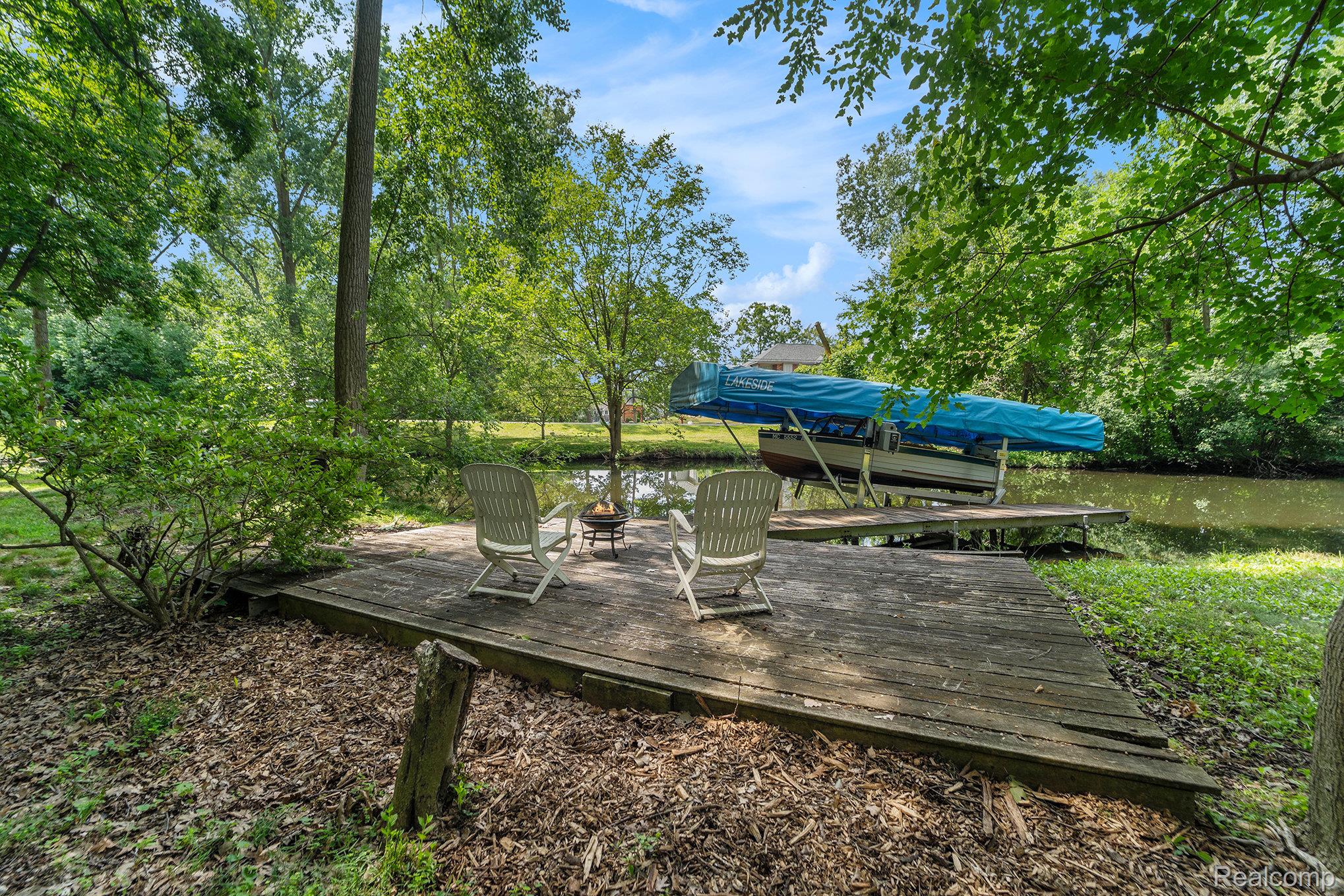 4729 Curtis Lane