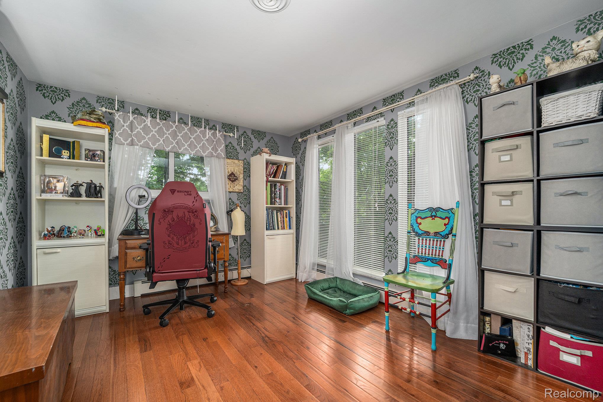4729 Curtis Lane
