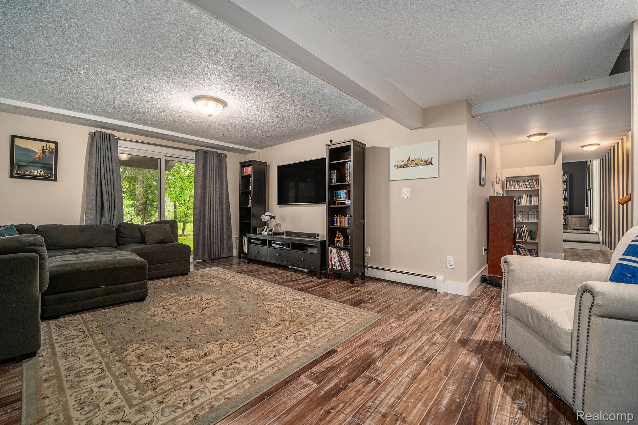 4729 Curtis Lane