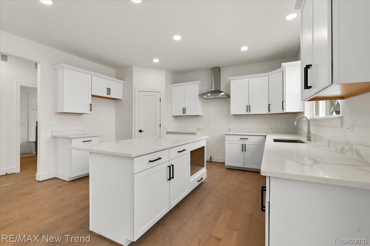 6514 CAMBRIDGE Circle