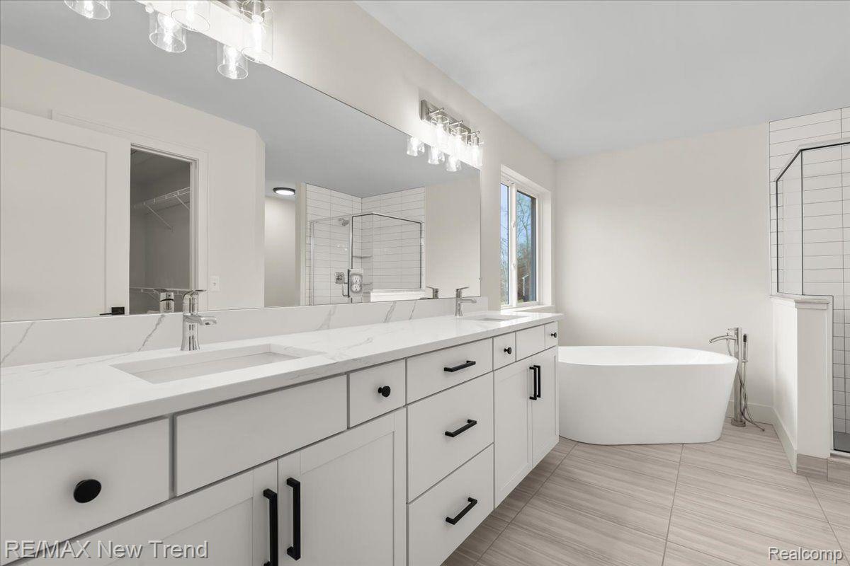 6514 CAMBRIDGE Circle