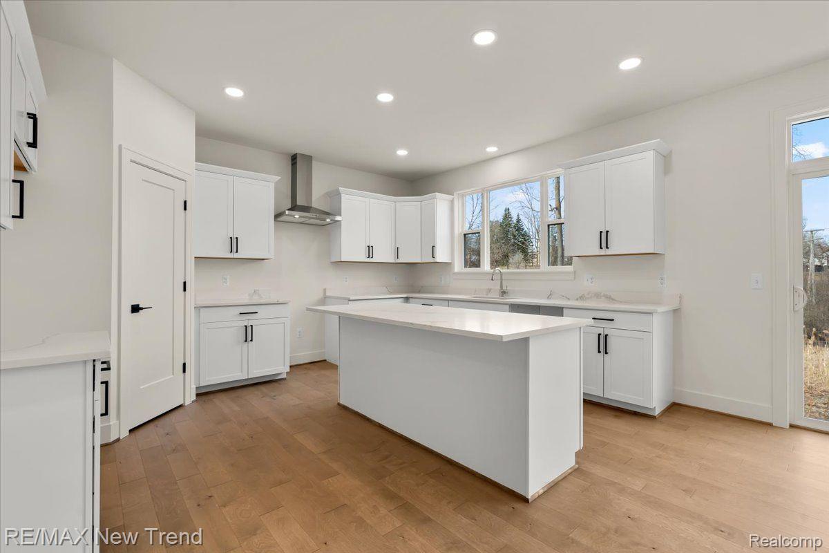 6514 CAMBRIDGE Circle