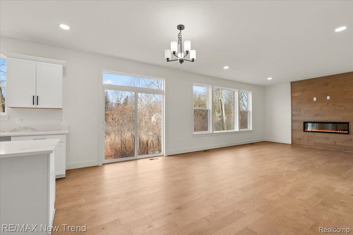 6514 CAMBRIDGE Circle