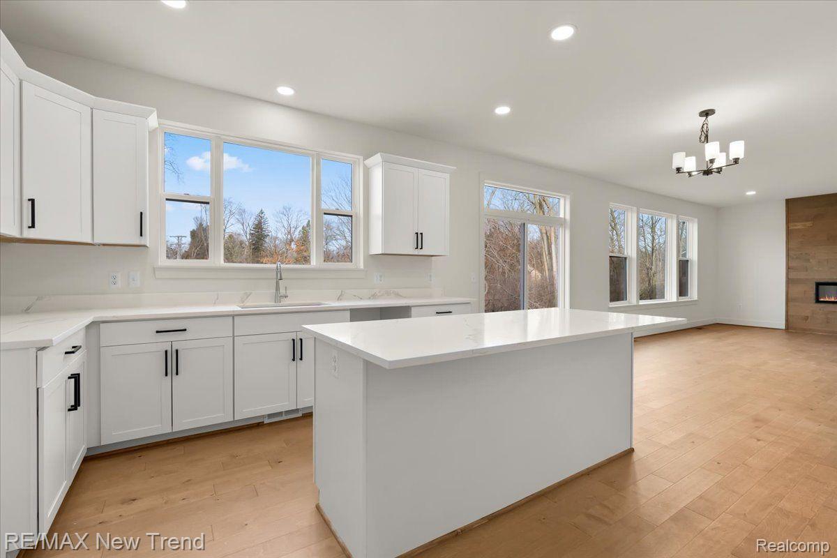 6514 CAMBRIDGE Circle