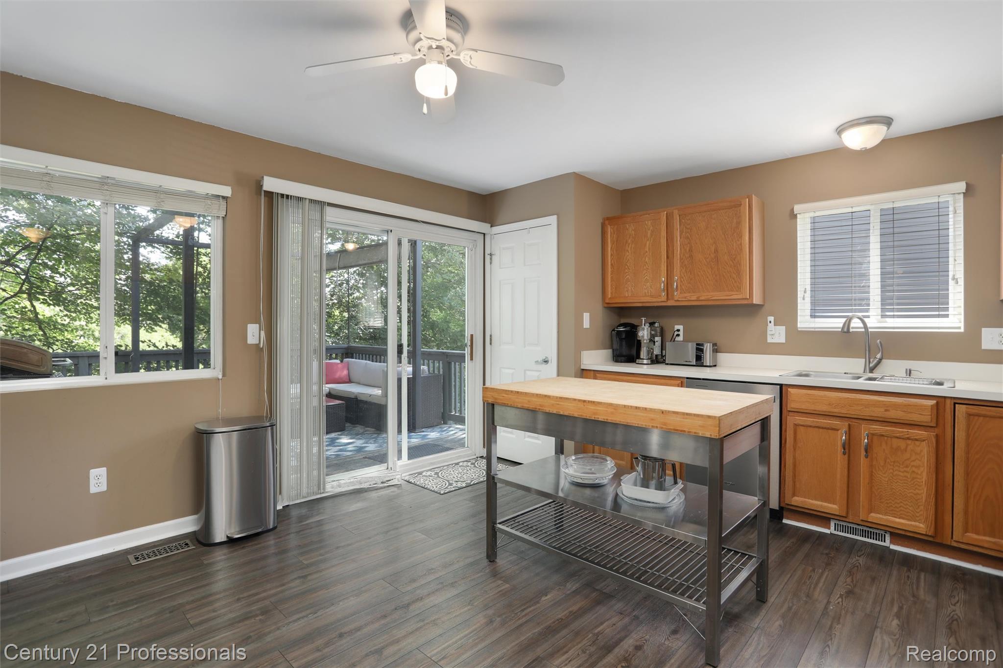 1230 Sherwood Forest Court