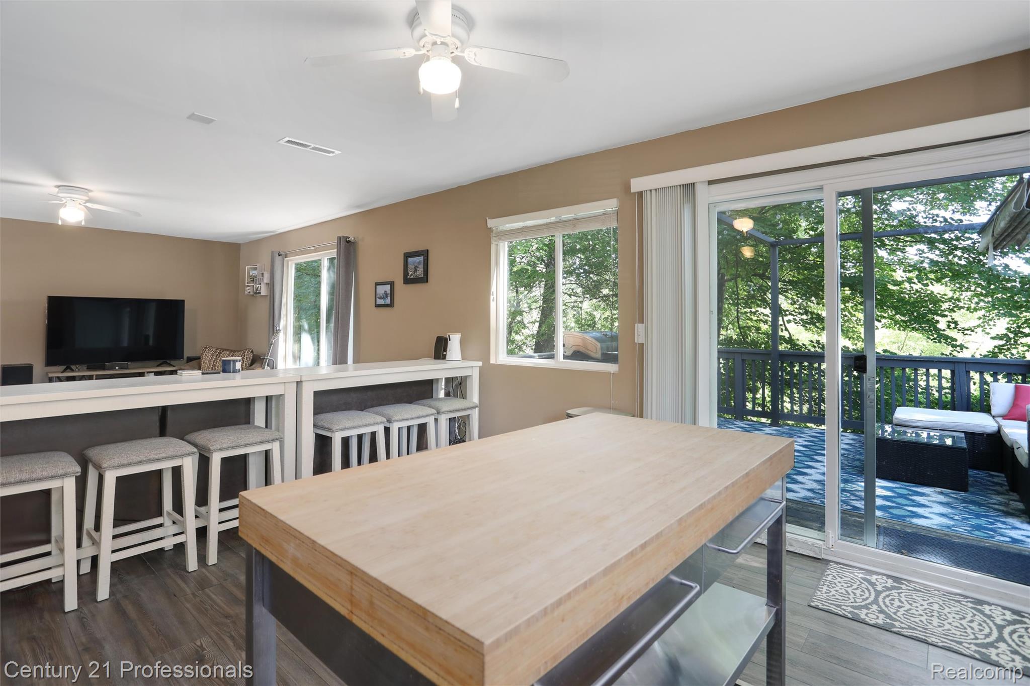 1230 Sherwood Forest Court