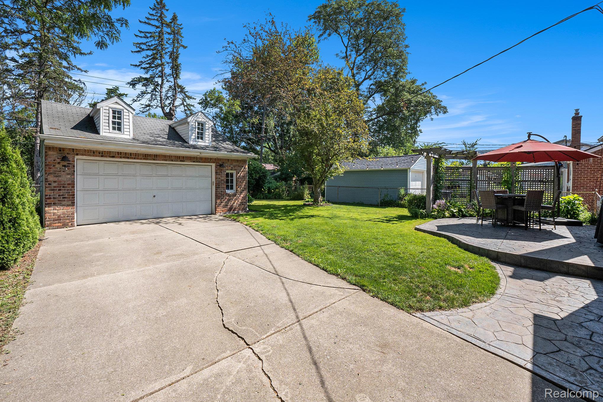 422 Jeffrey Avenue