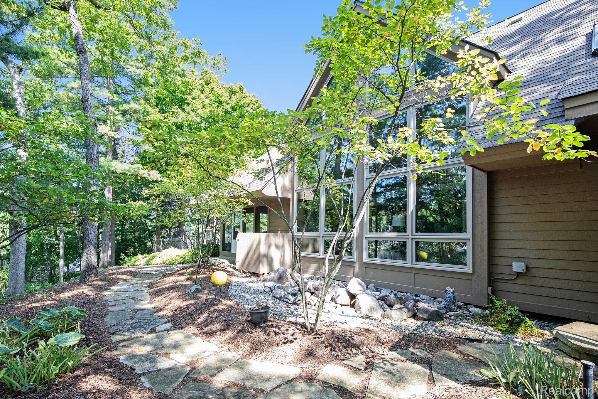 1181 Abseguami Trail