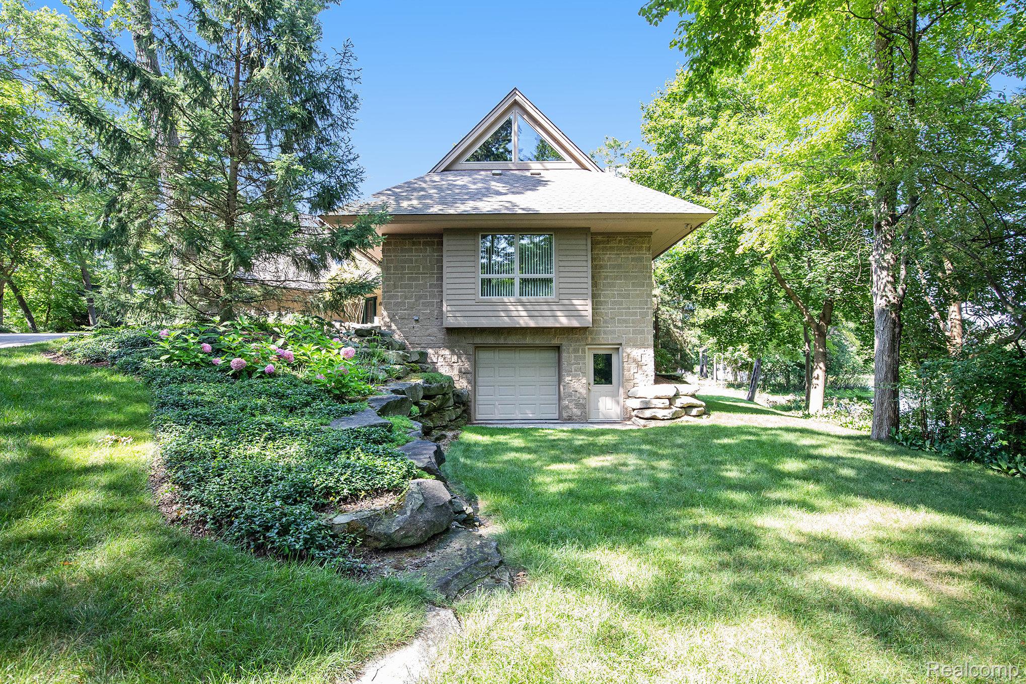 1181 Abseguami Trail