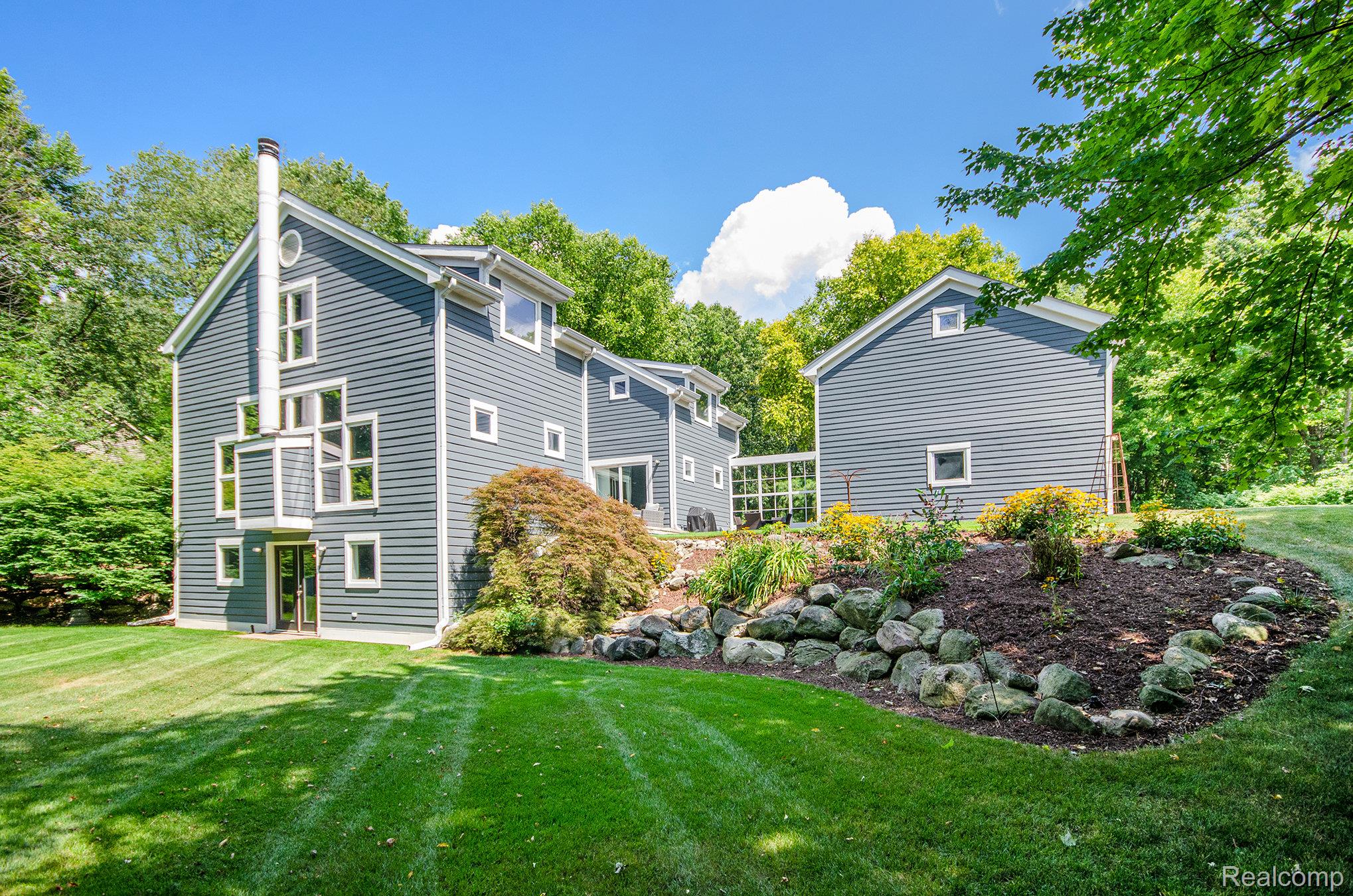 5751 Dora Lane