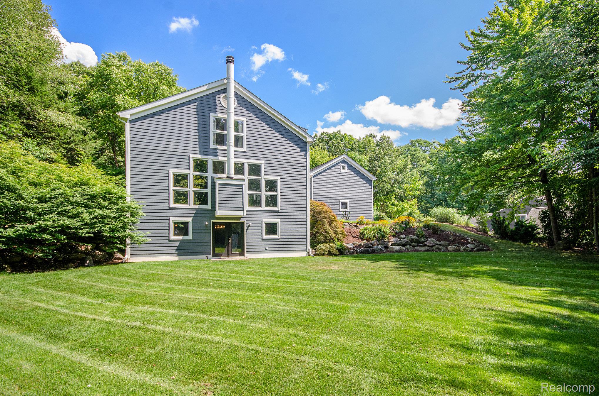5751 Dora Lane
