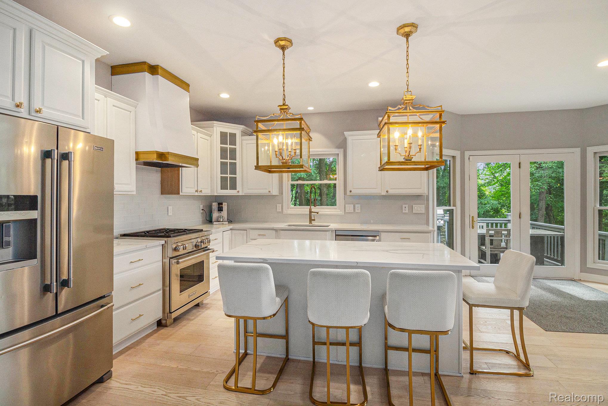 9751 Kingston Pointe Drive