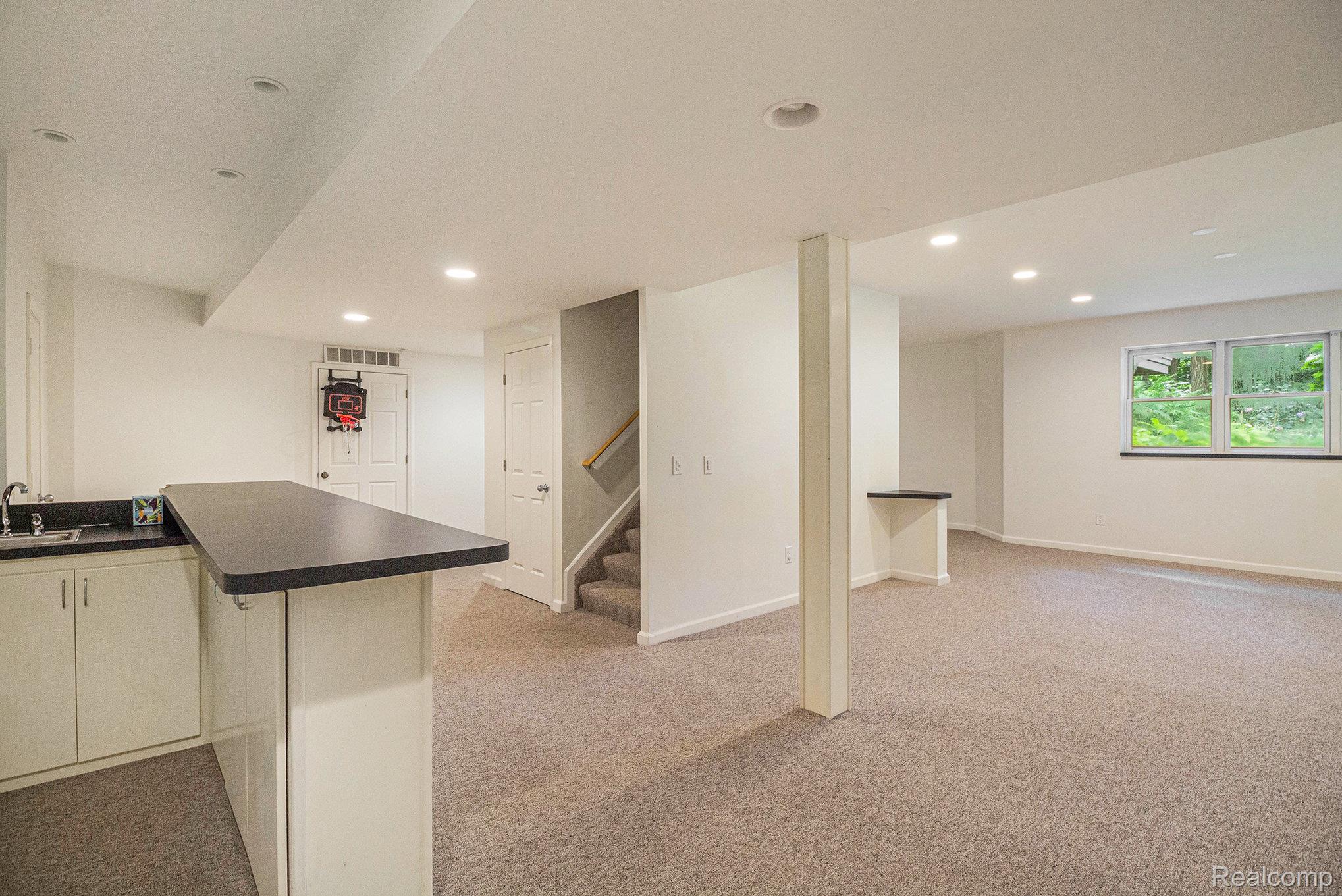 9751 Kingston Pointe Drive