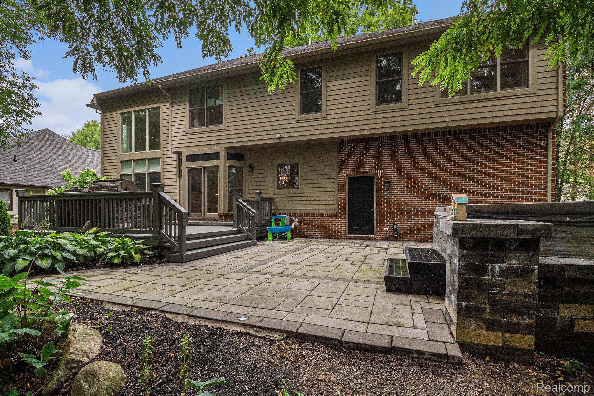 9751 Kingston Pointe Drive