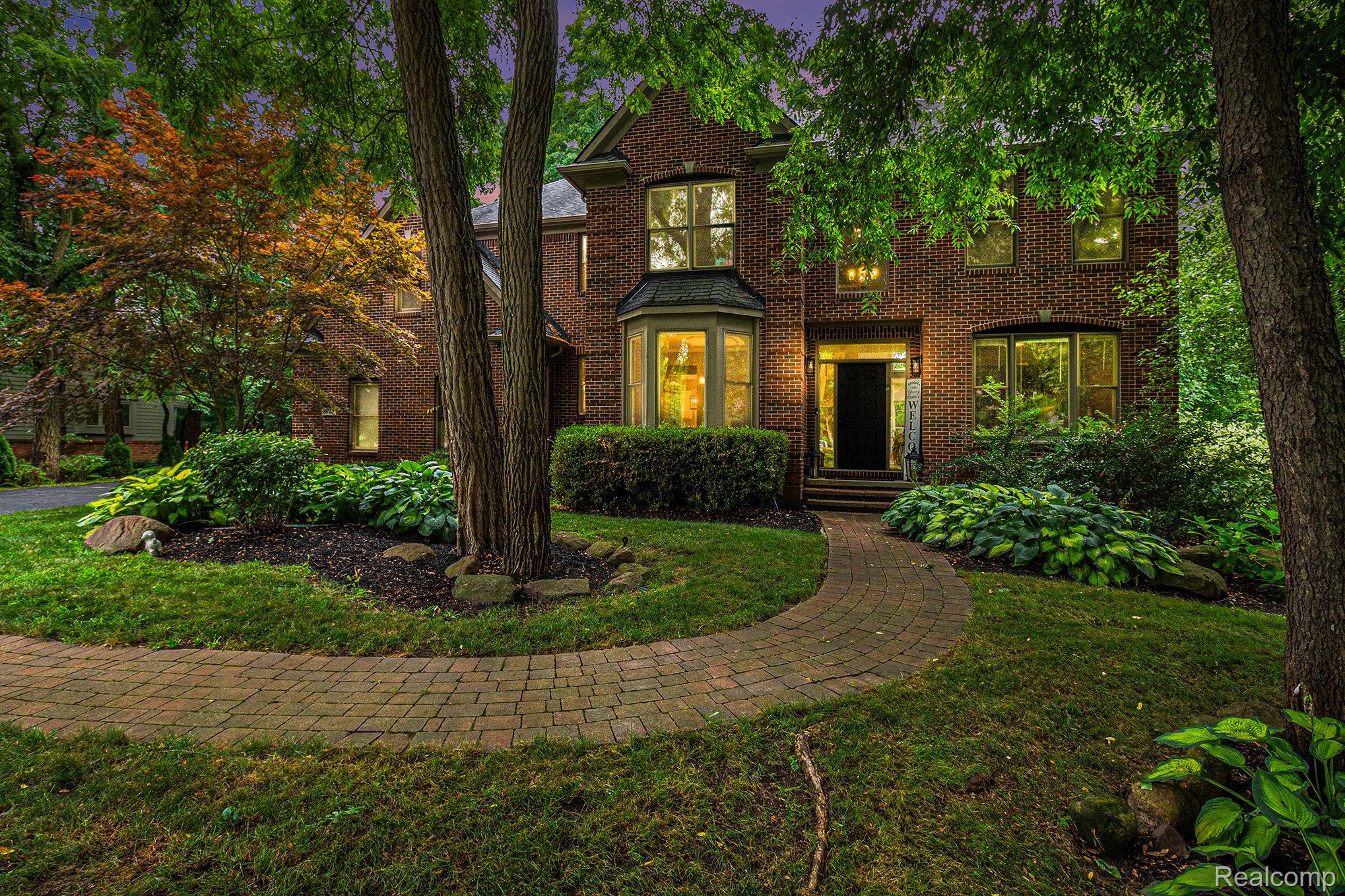 9751 Kingston Pointe Drive