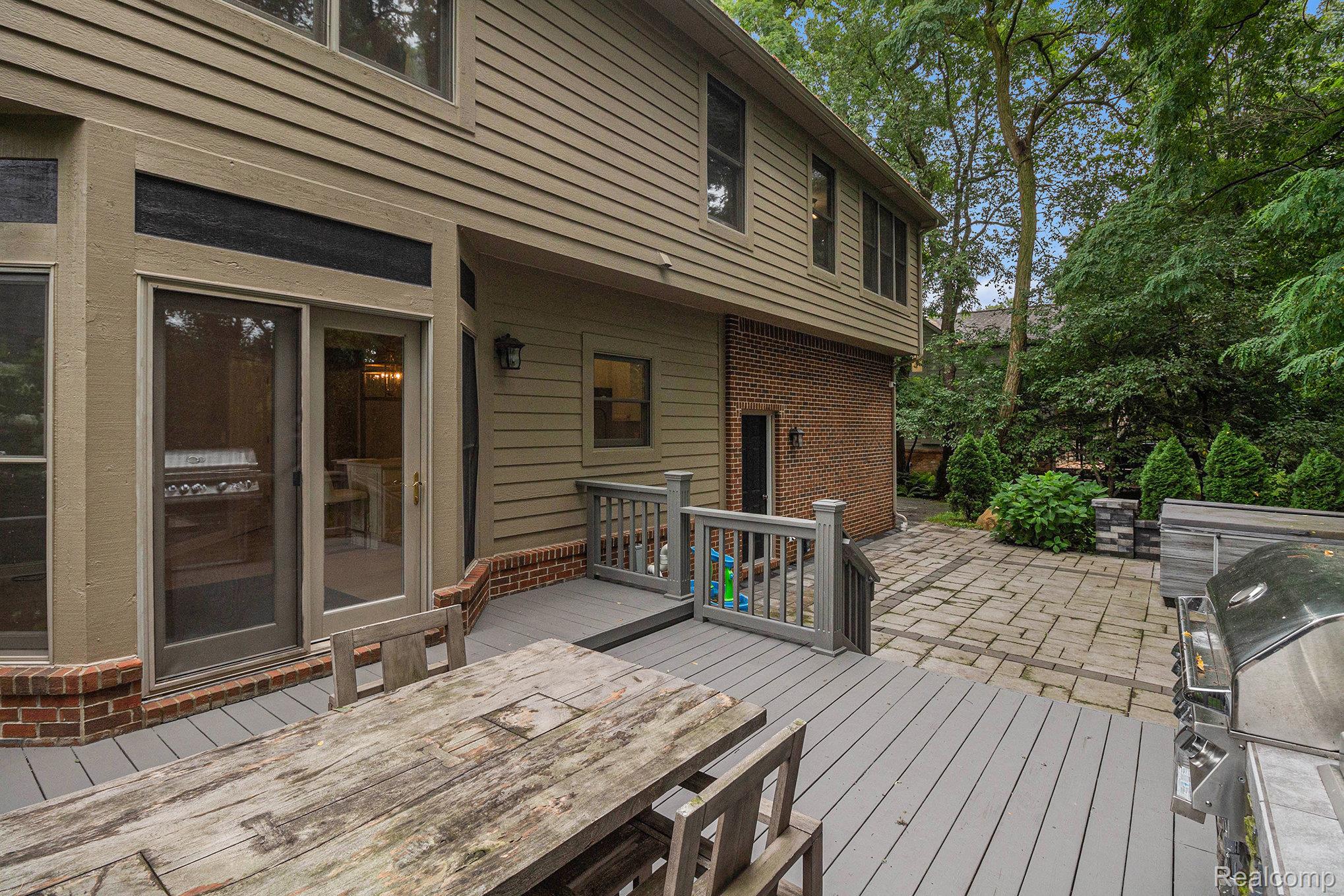 9751 Kingston Pointe Drive