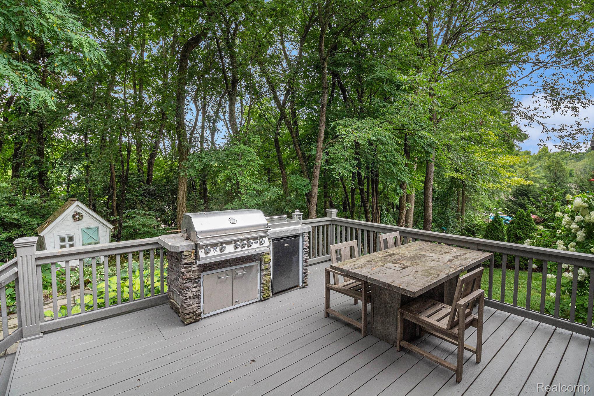 9751 Kingston Pointe Drive