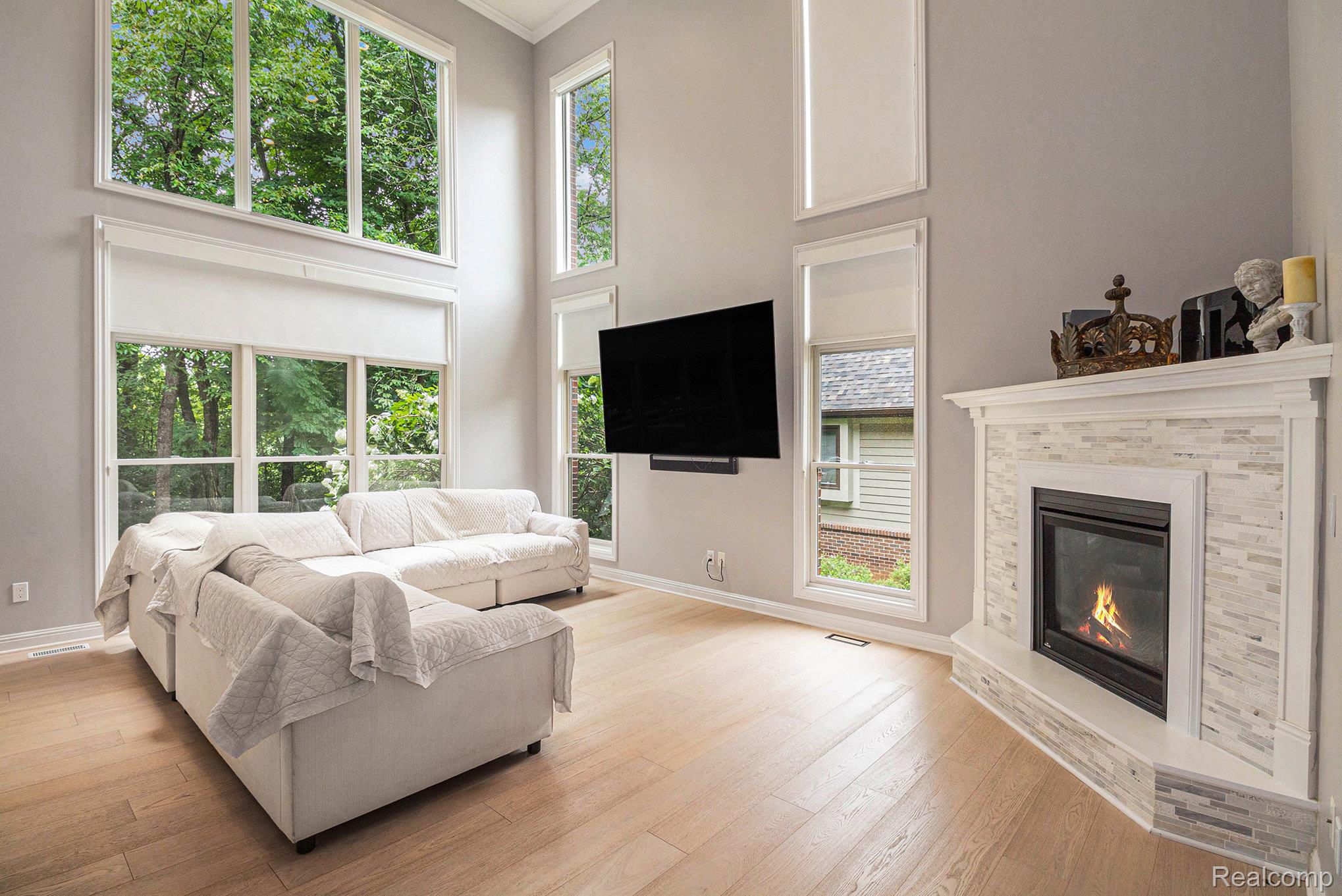 9751 Kingston Pointe Drive
