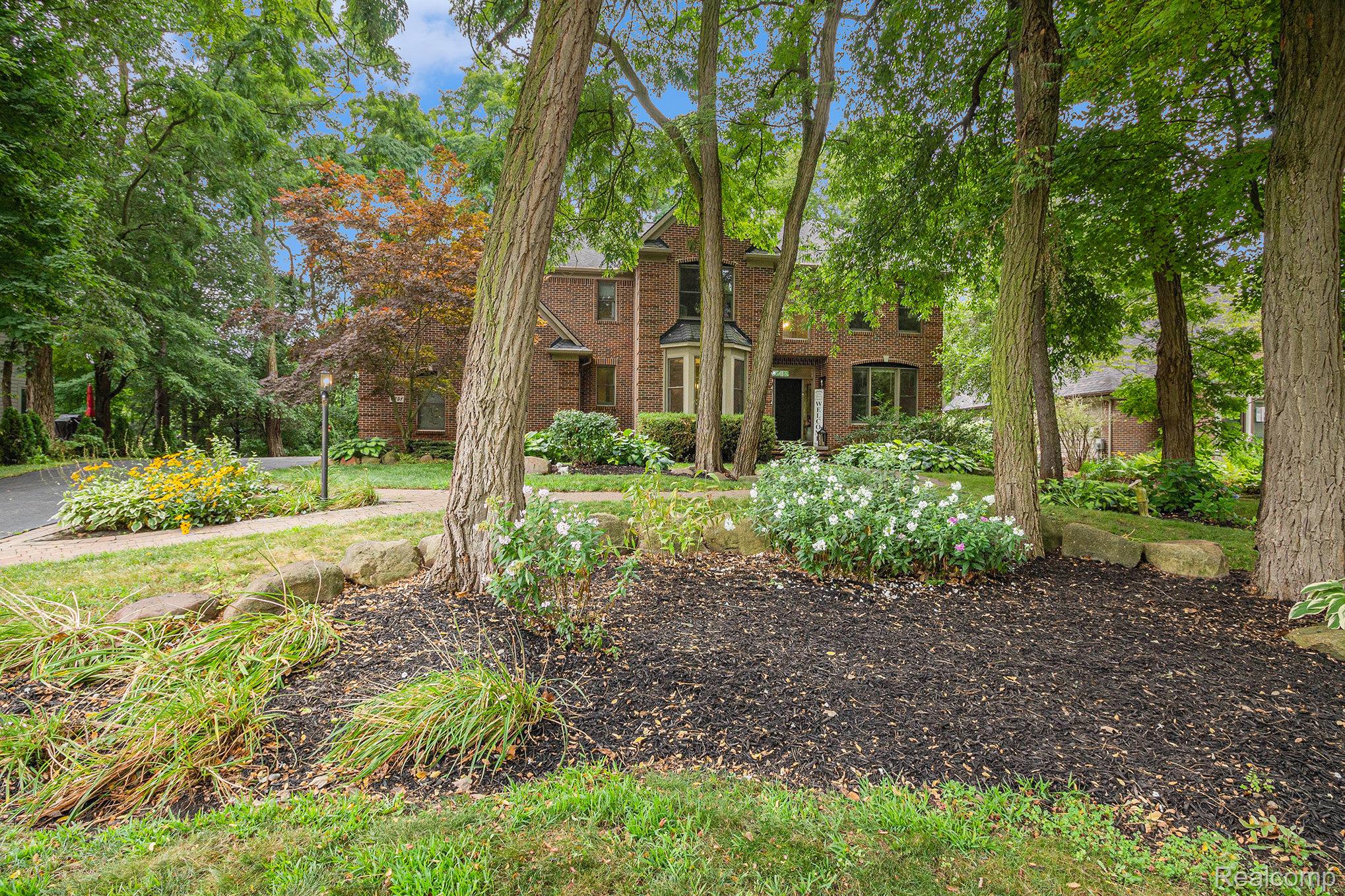 9751 Kingston Pointe Drive