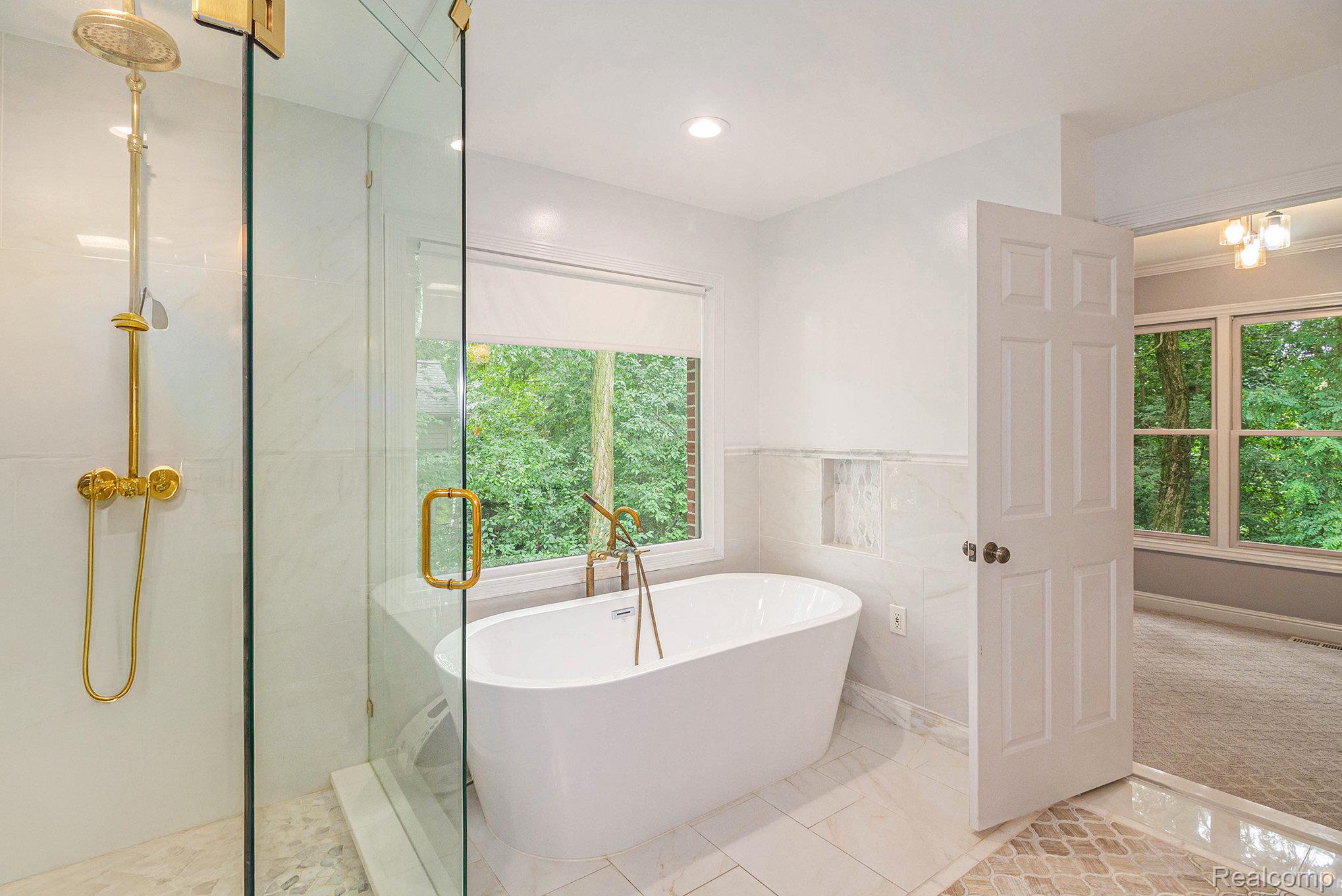 9751 Kingston Pointe Drive