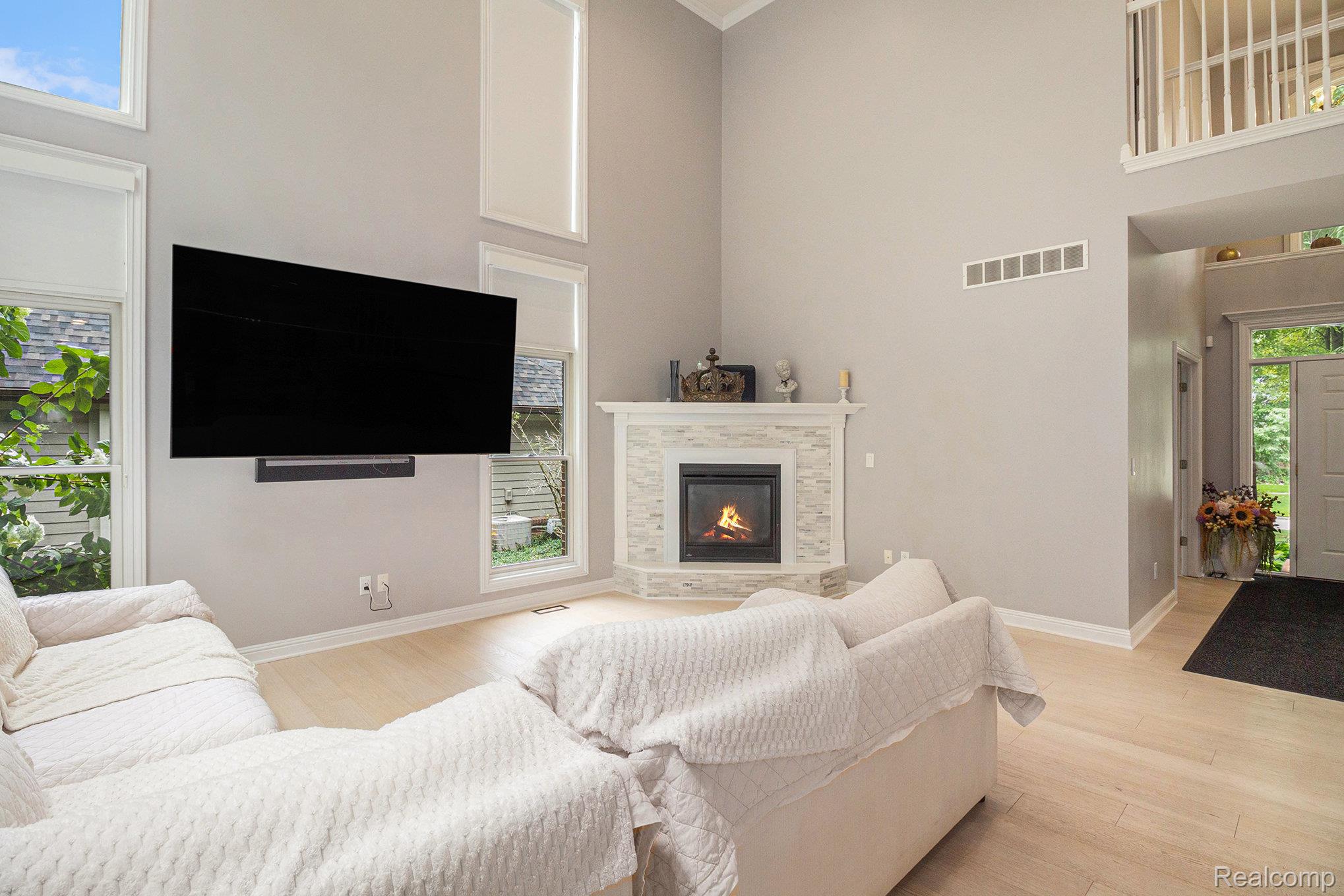 9751 Kingston Pointe Drive